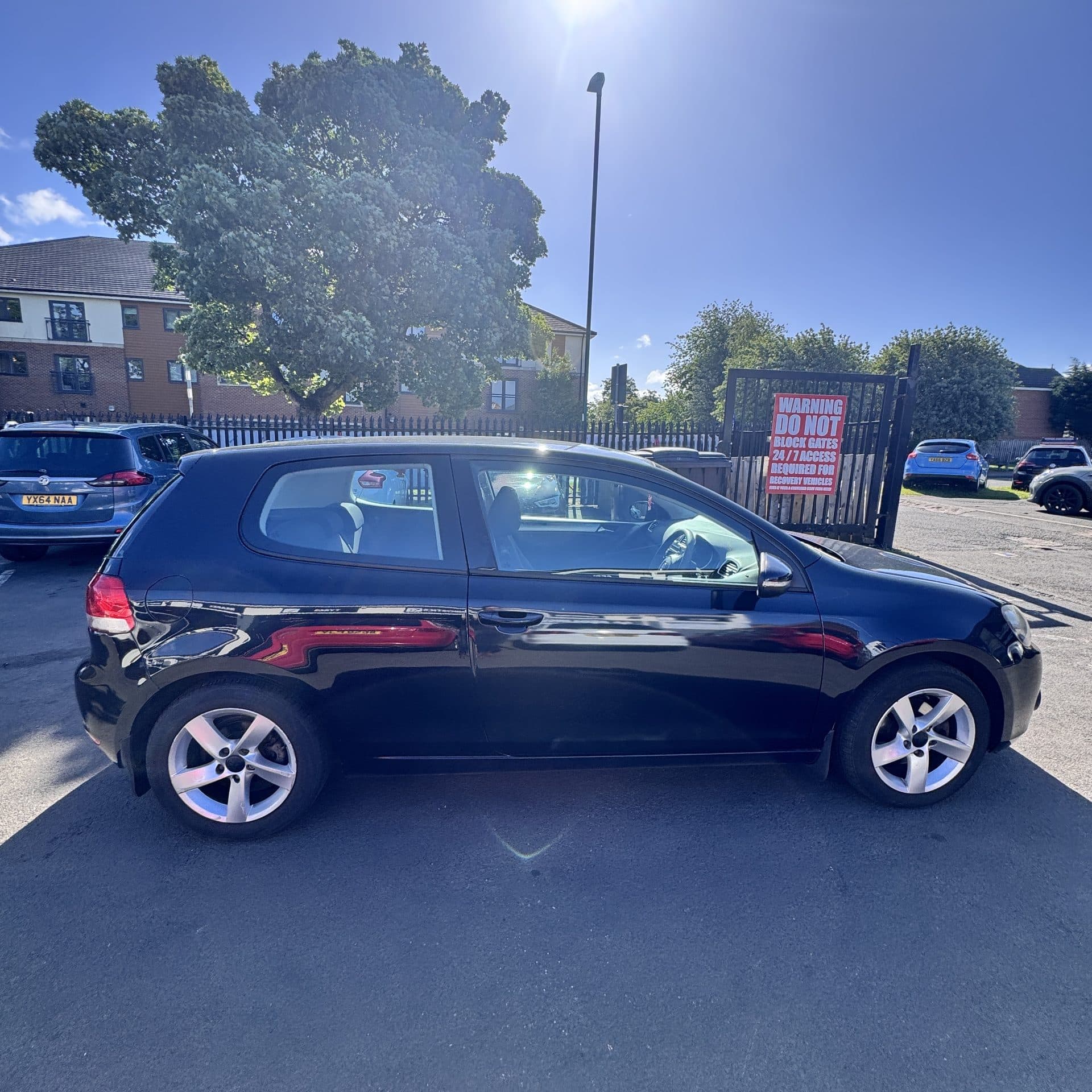 2009 Volkswagen Golf - image 6
