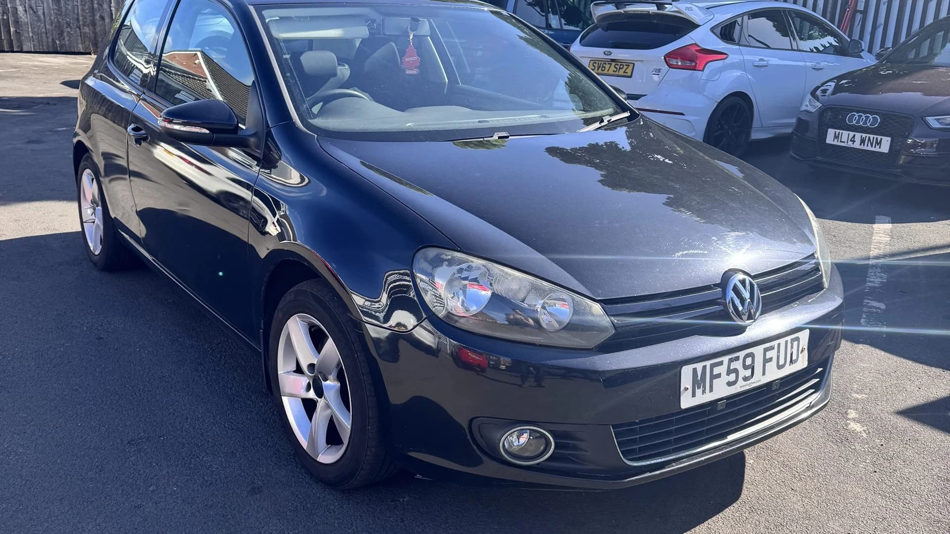 2009 Volkswagen Golf - main