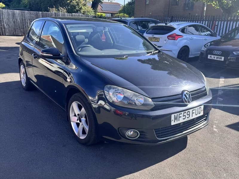 2009 Volkswagen Golf - main