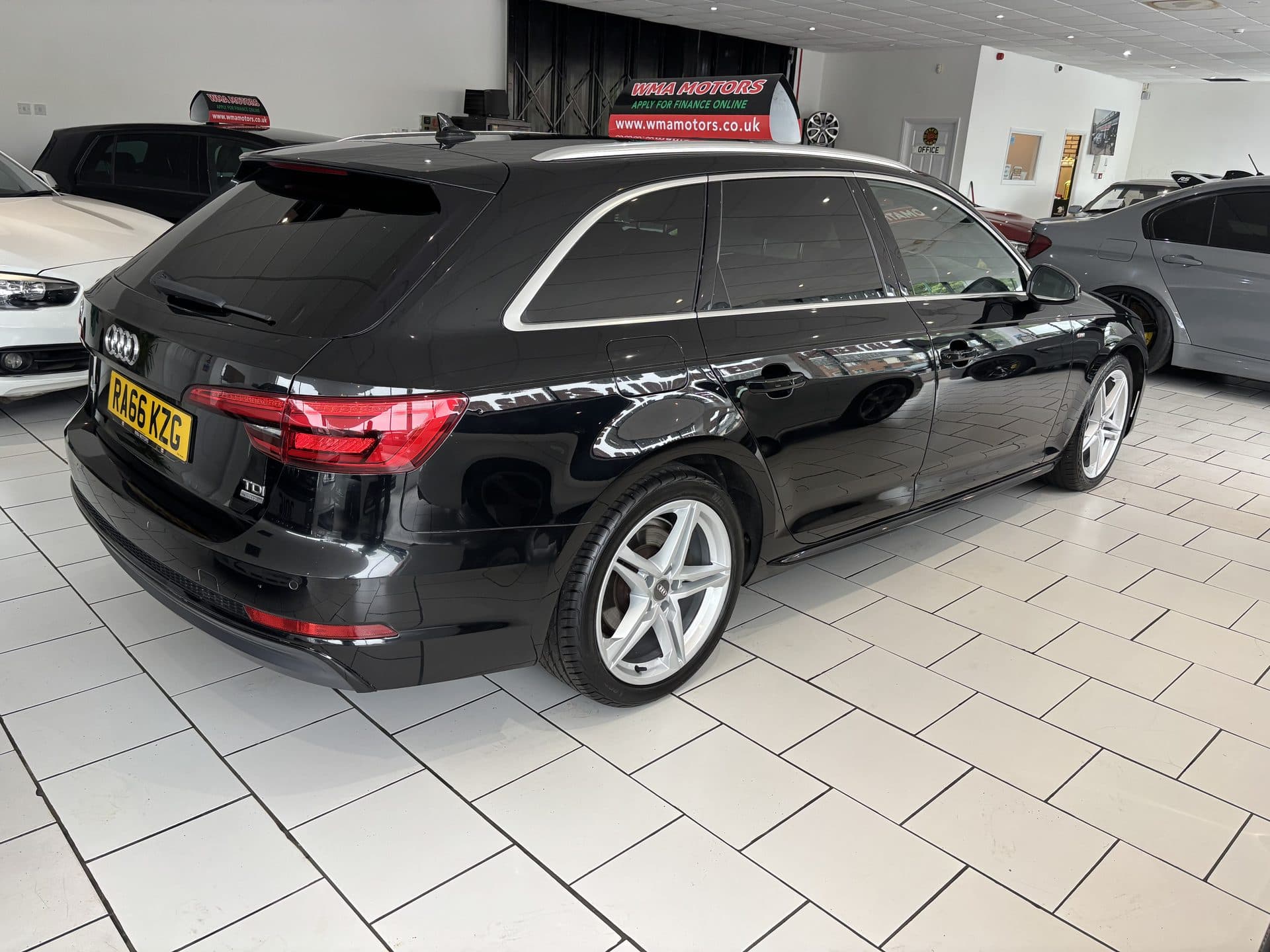2016 Audi A4 2.0 TDI Ultra 190 S Line 5dr S Tronic Automatic - image 3