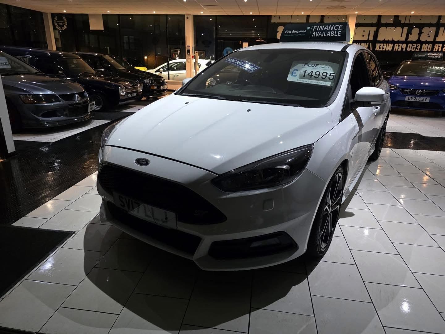 2017 Ford Focus 2.0 TDCi 185 ST-3 5dr - image 4