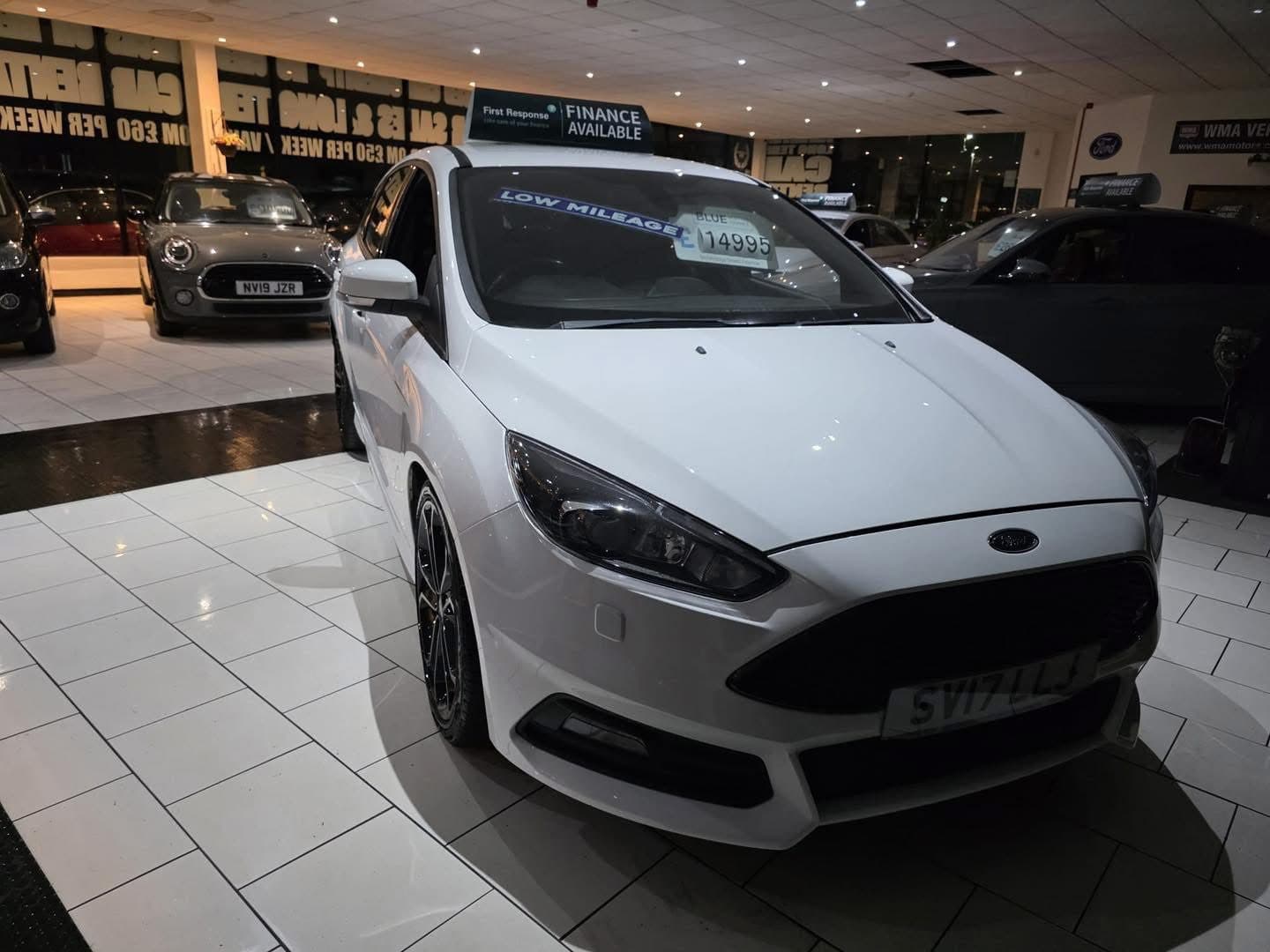 2017 Ford Focus 2.0 TDCi 185 ST-3 5dr - image 5