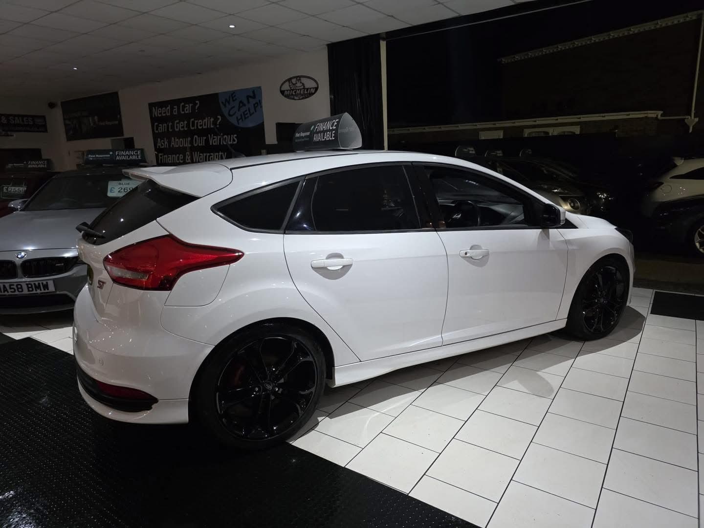 2017 Ford Focus 2.0 TDCi 185 ST-3 5dr - image 7