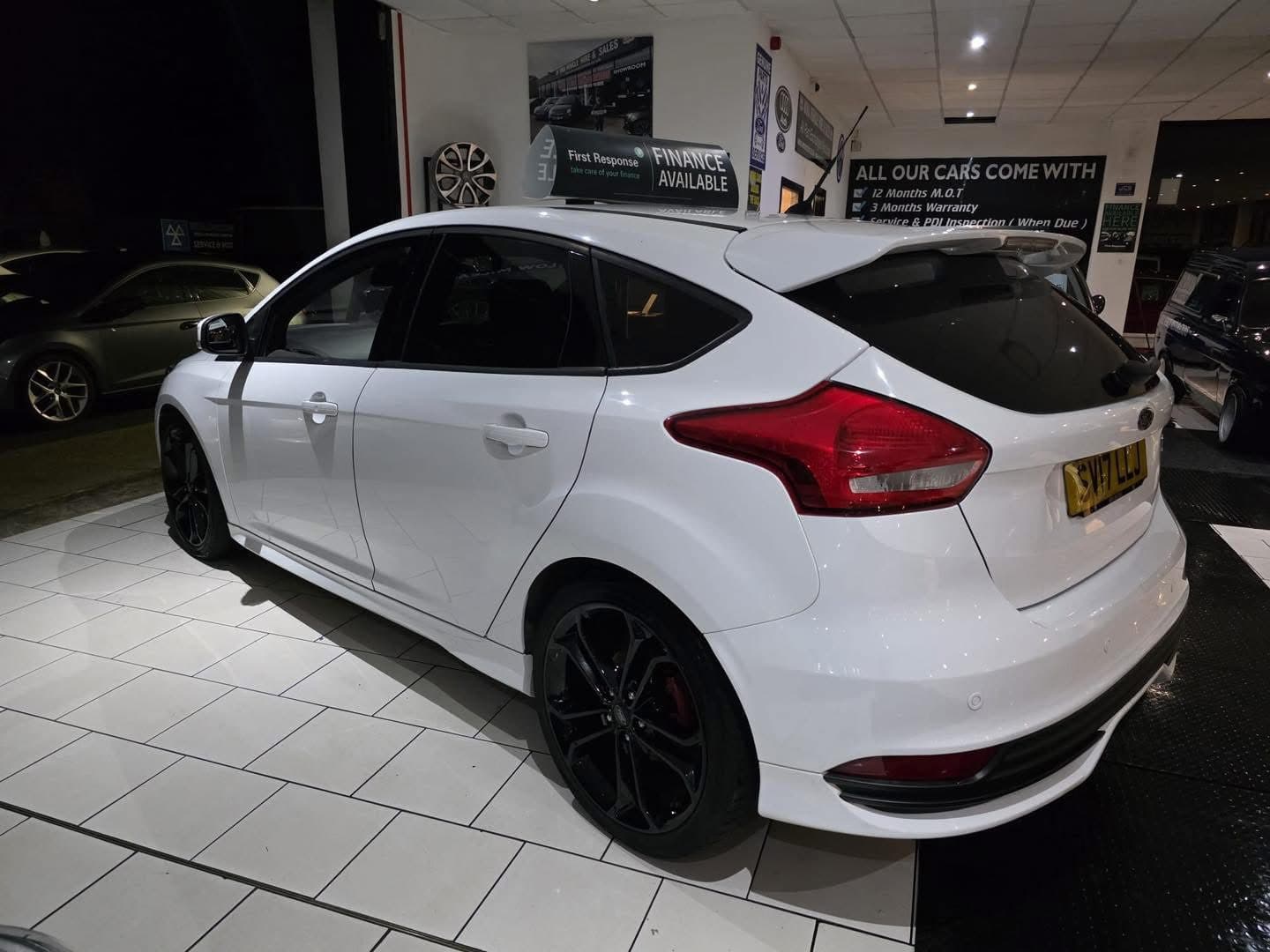 2017 Ford Focus 2.0 TDCi 185 ST-3 5dr - image 8