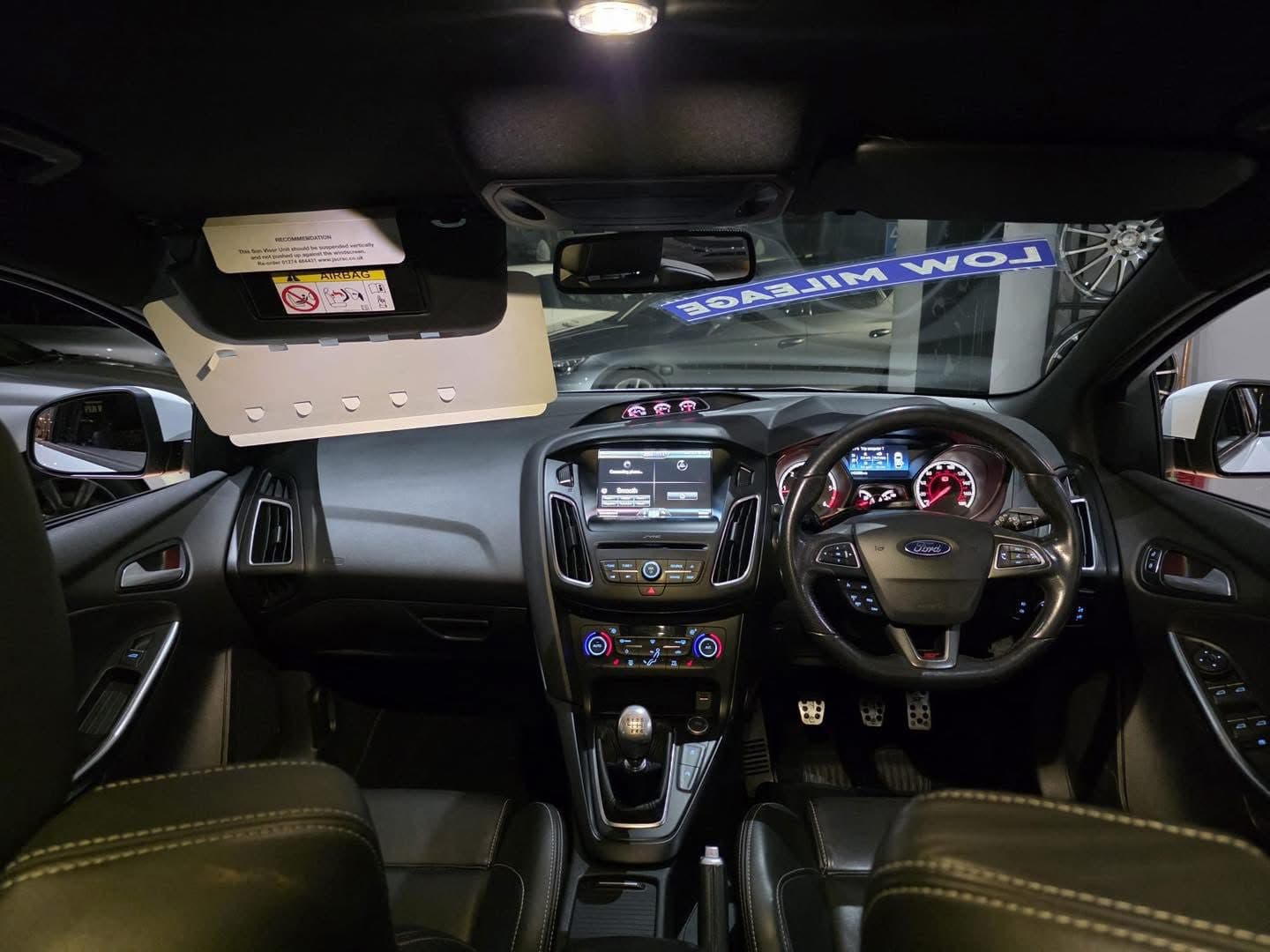 2017 Ford Focus 2.0 TDCi 185 ST-3 5dr - image 11