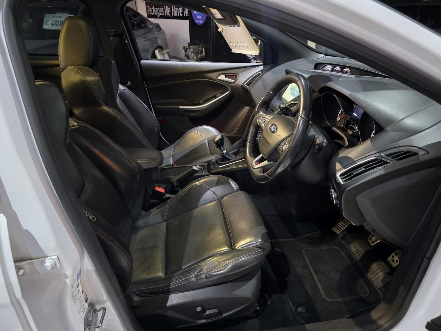 2017 Ford Focus 2.0 TDCi 185 ST-3 5dr - image 12