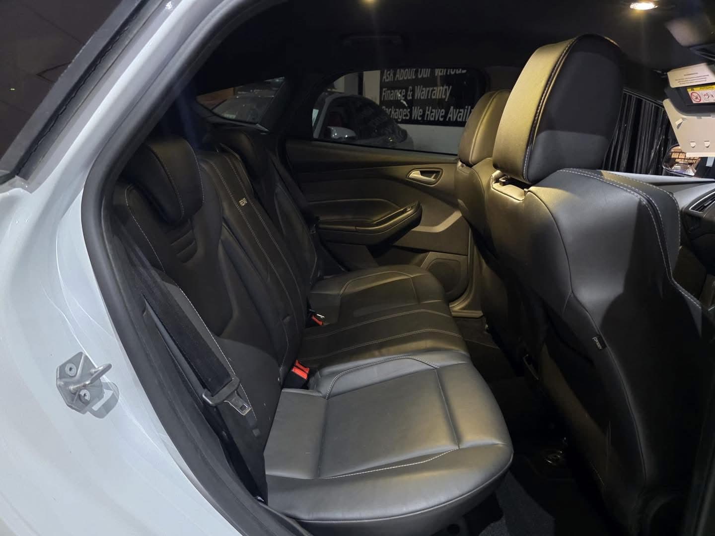 2017 Ford Focus 2.0 TDCi 185 ST-3 5dr - image 13