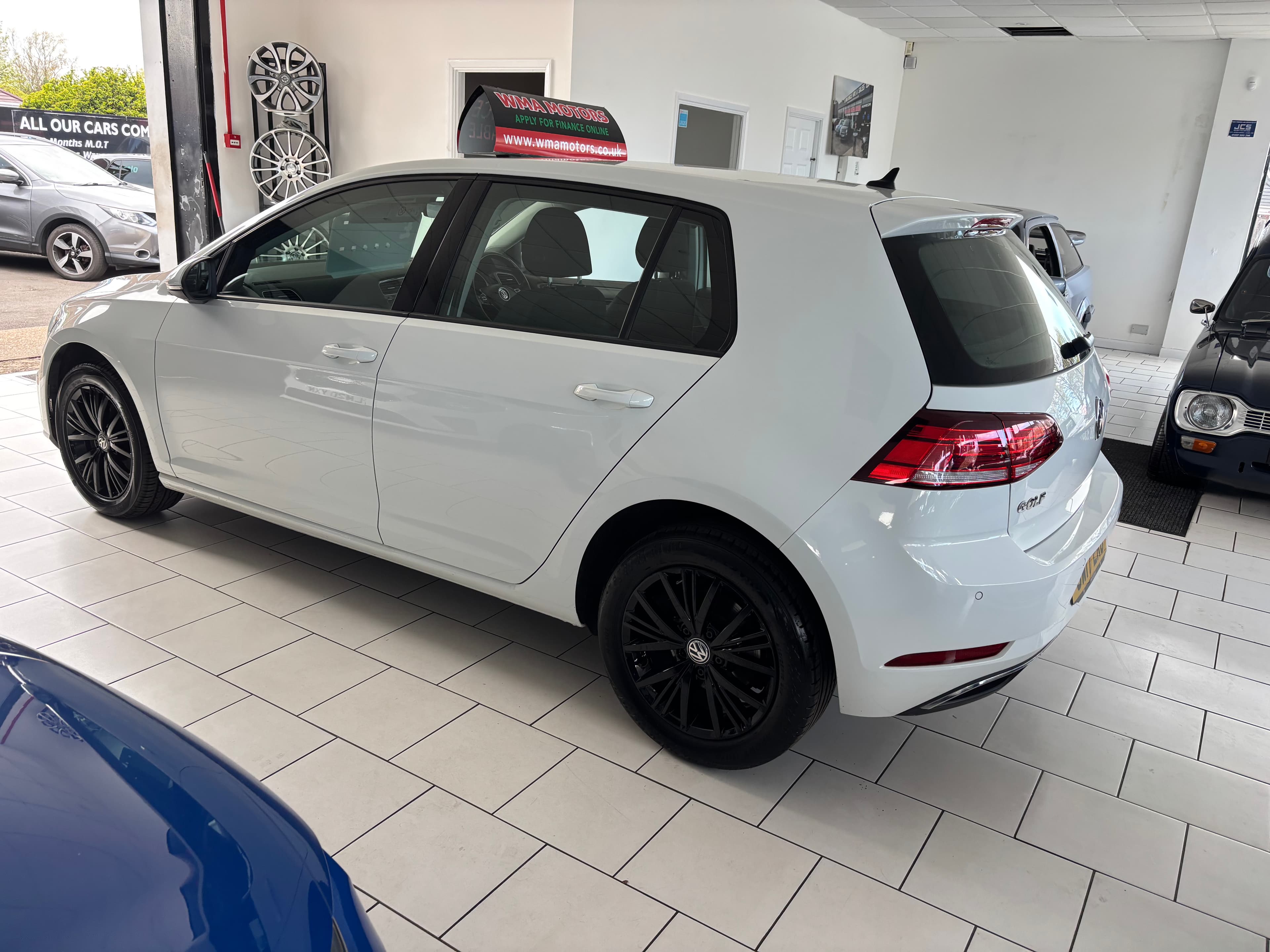 2017 Volkswagen Golf 1.6 TDI Nav - image 6