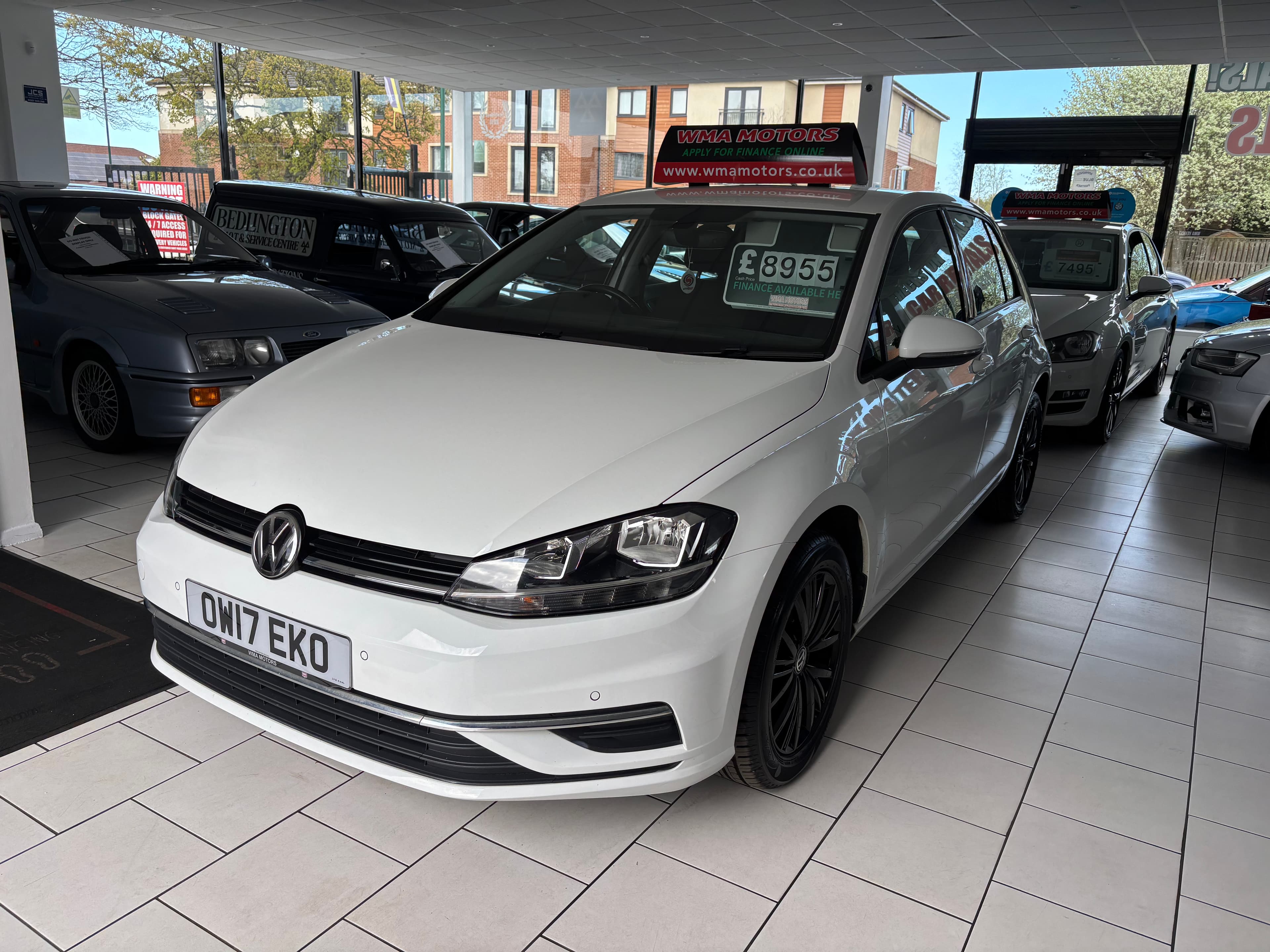 2017 Volkswagen Golf 1.6 TDI Nav - image 4
