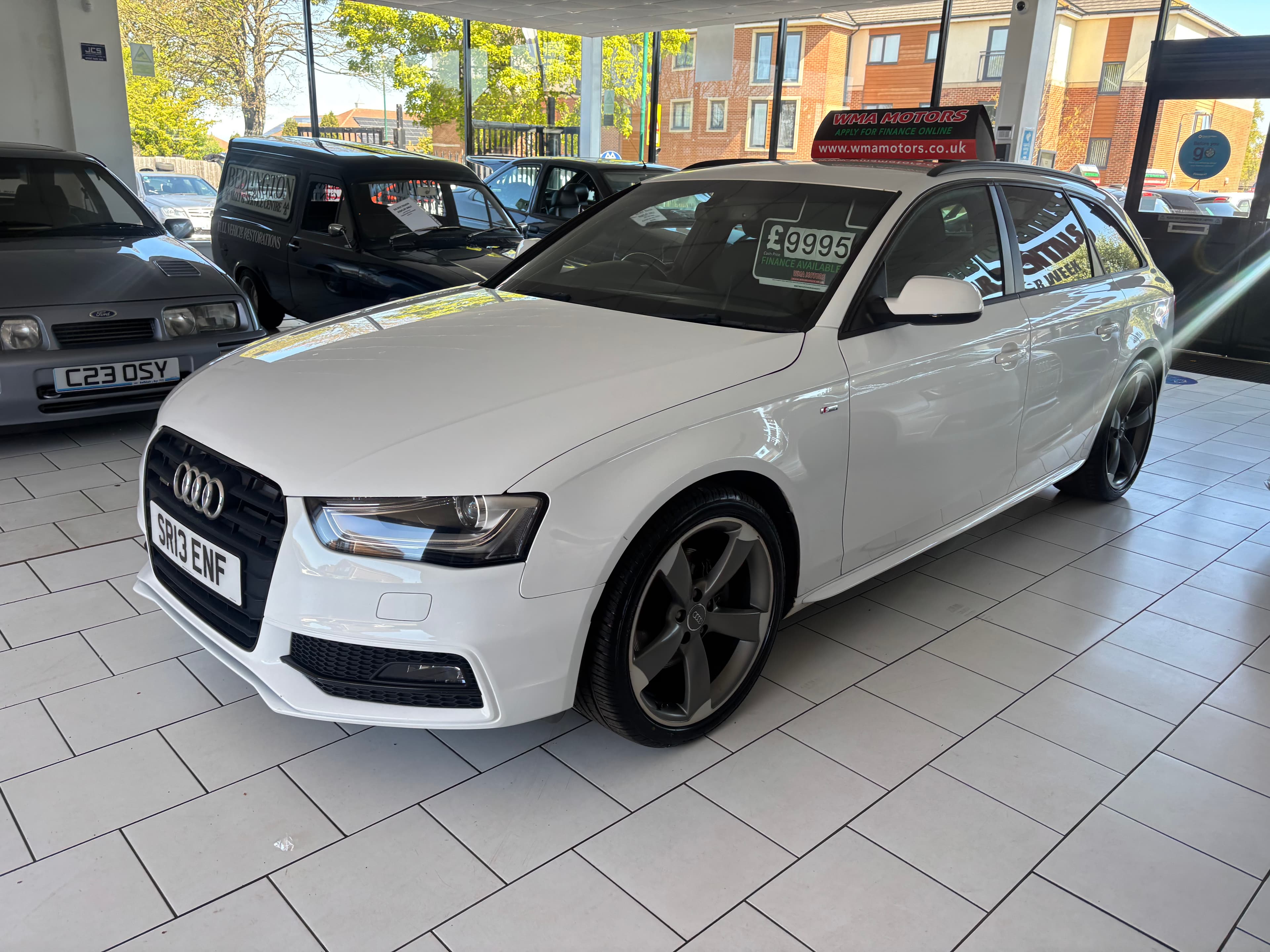 2013 Audi A4 2.0 TDI 177 QUATTRO BLACK EDITION 5DR - image 3