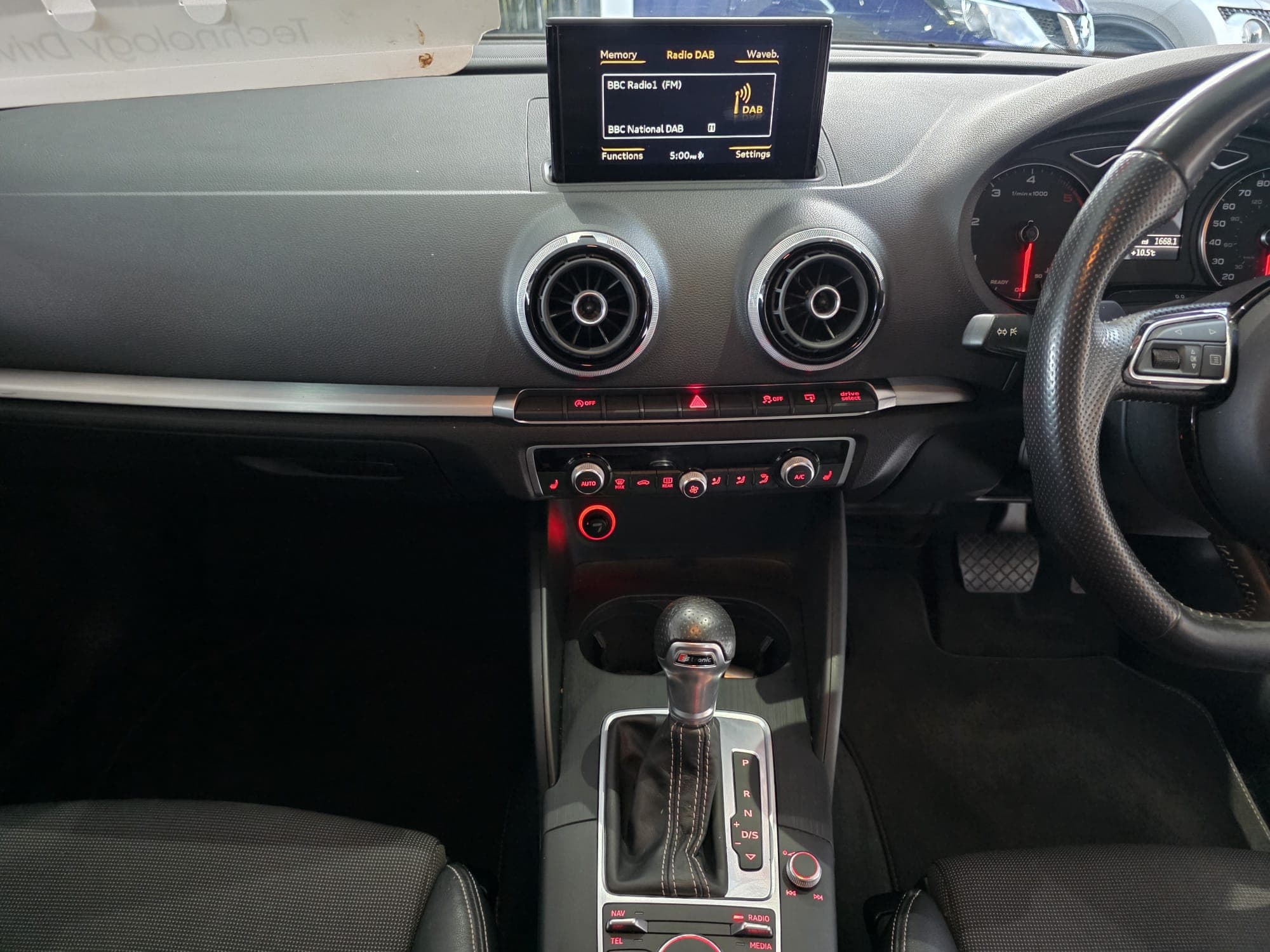 2015 Audi A3 2.0 TDI S Line 4dr S Tronic Auto - image 17