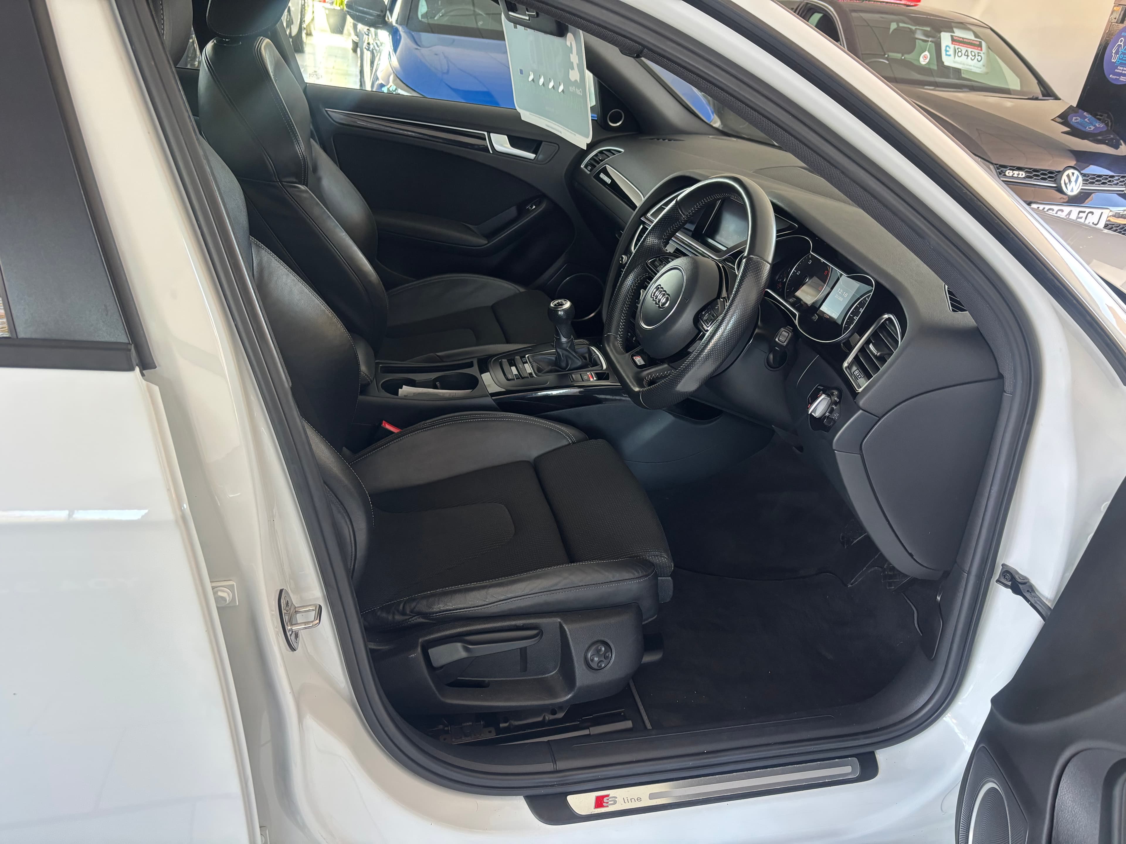 2013 Audi A4 2.0 TDI 177 QUATTRO BLACK EDITION 5DR - image 12