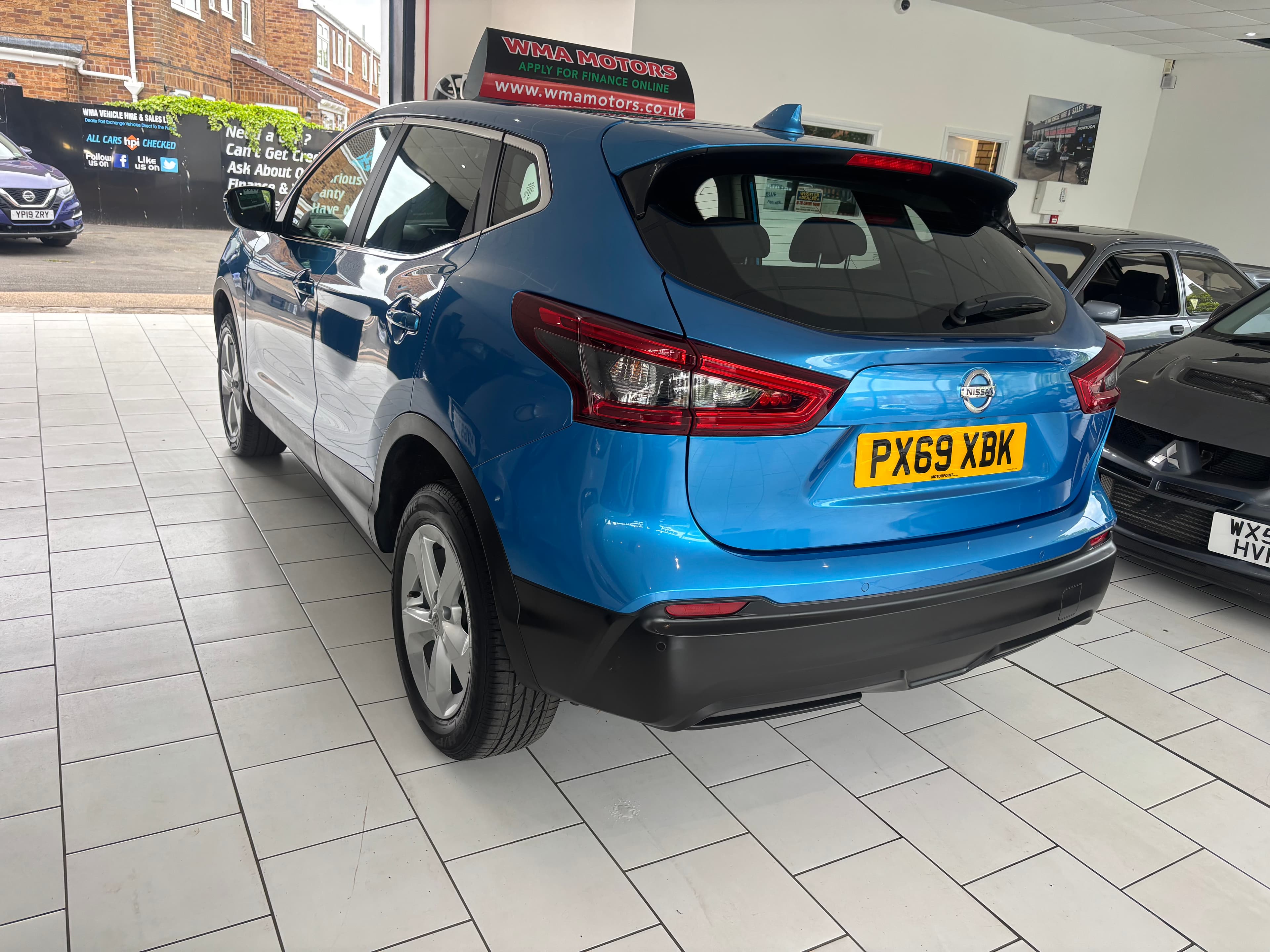 2019 Nissan QASHQAI 1.5 dCi 115 Acenta Premium 5dr - image 4