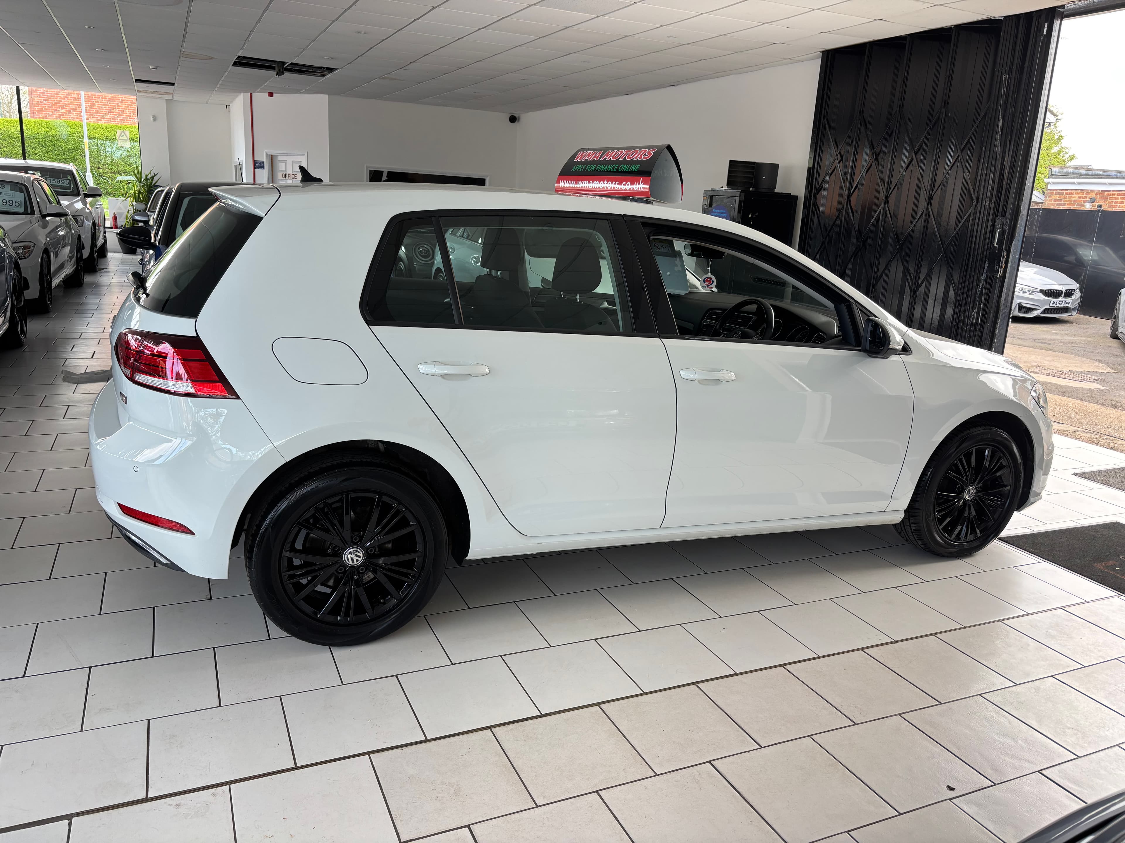 2017 Volkswagen Golf 1.6 TDI Nav - image 9