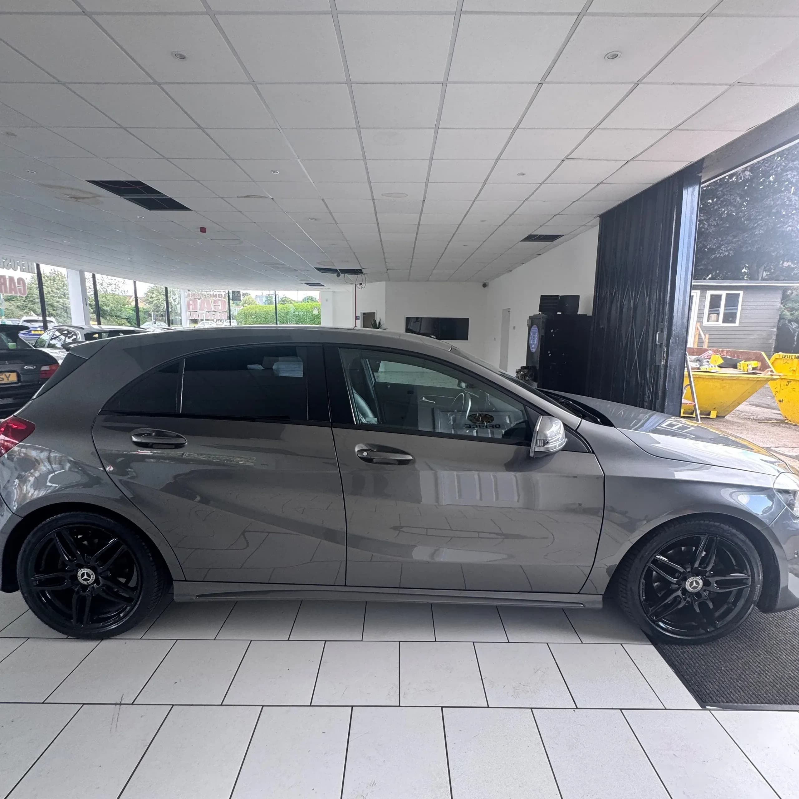 Vehicle photo — os profile