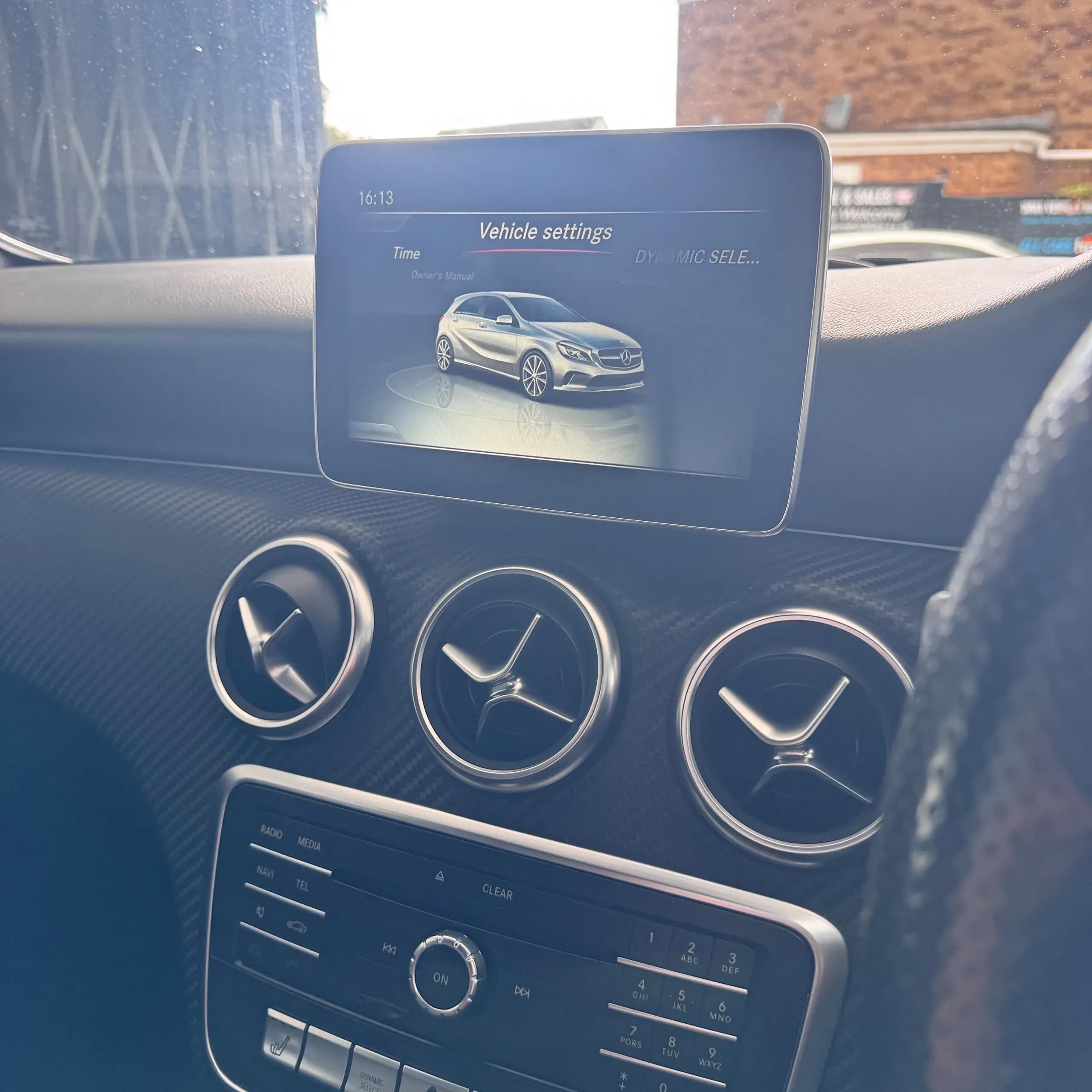 Vehicle photo — feature
