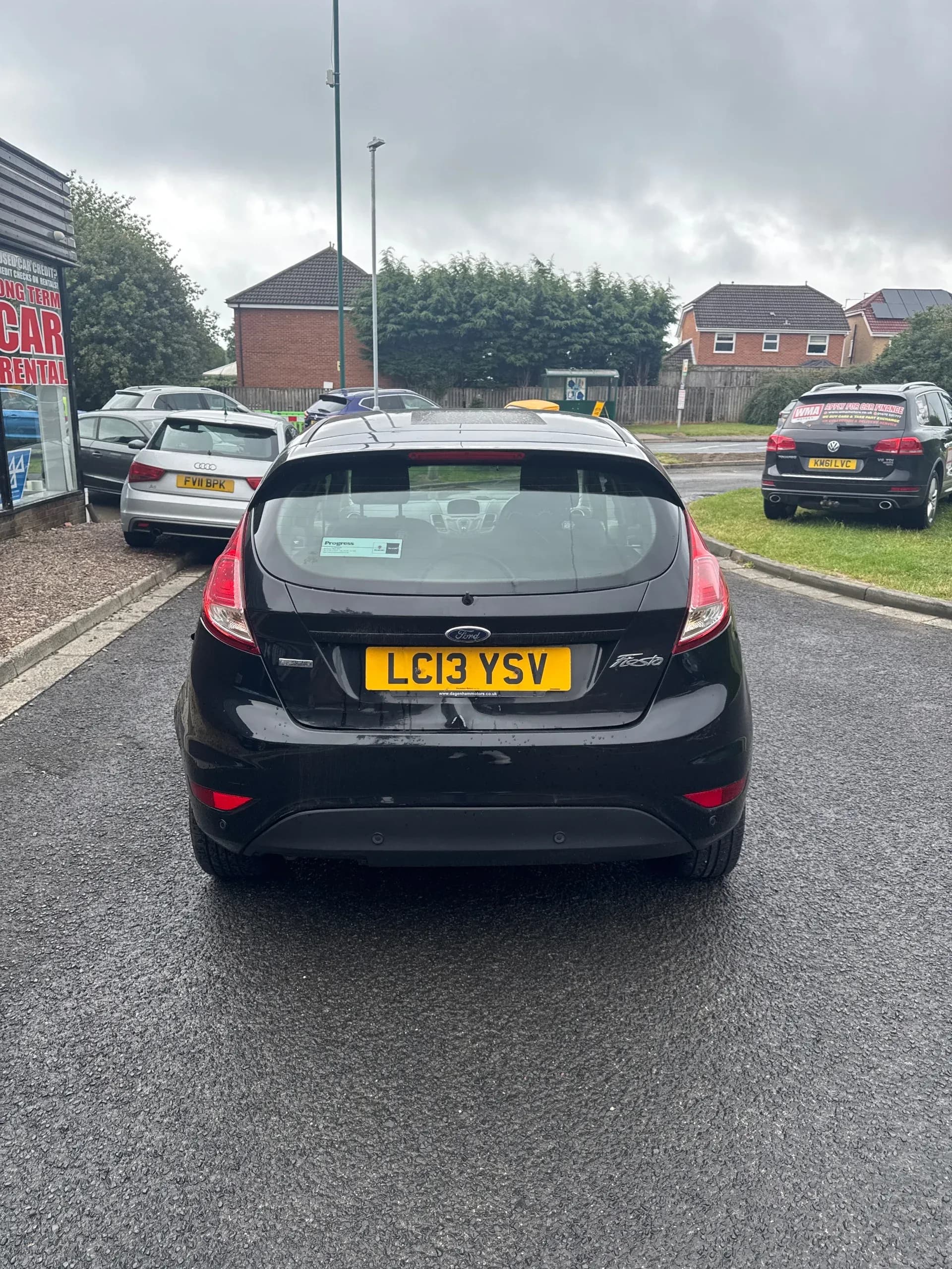 Vehicle photo — rear