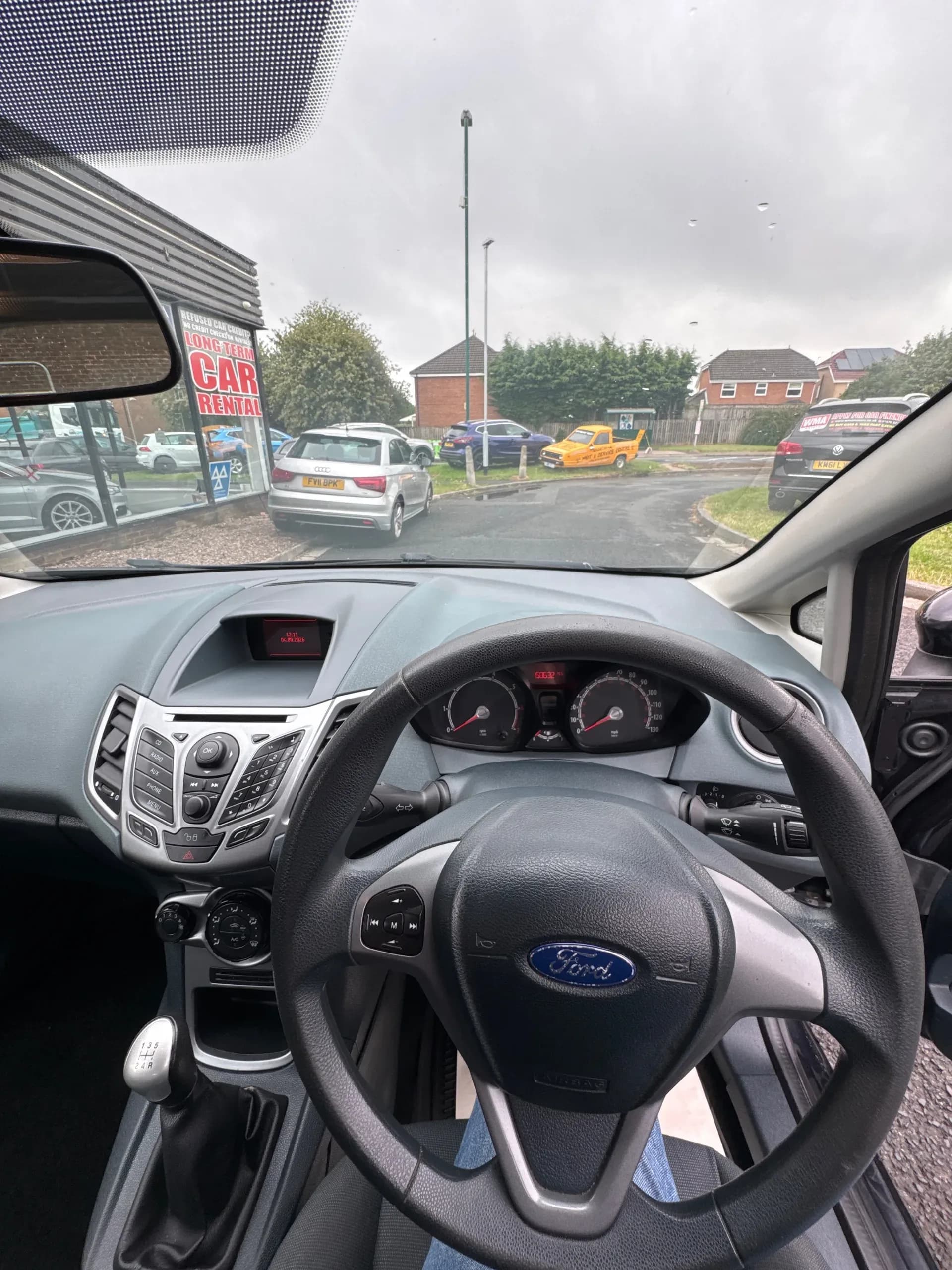 Vehicle photo — dashboard