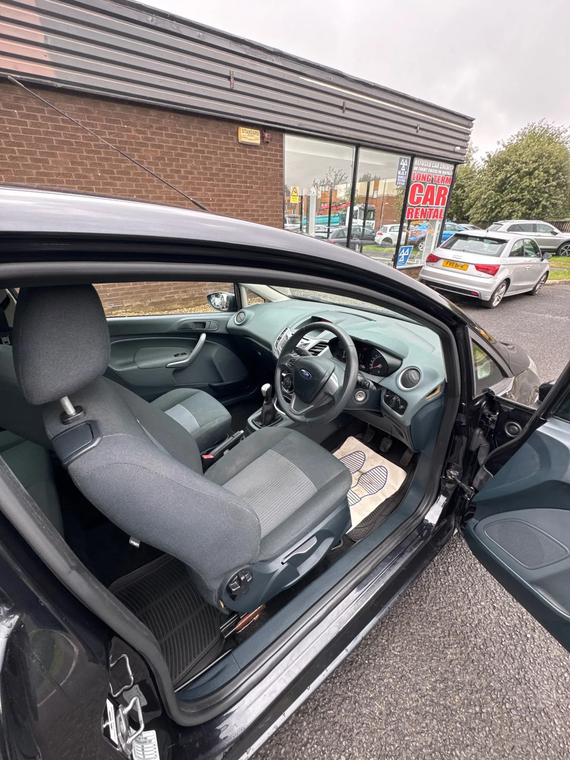 Vehicle photo — front interior