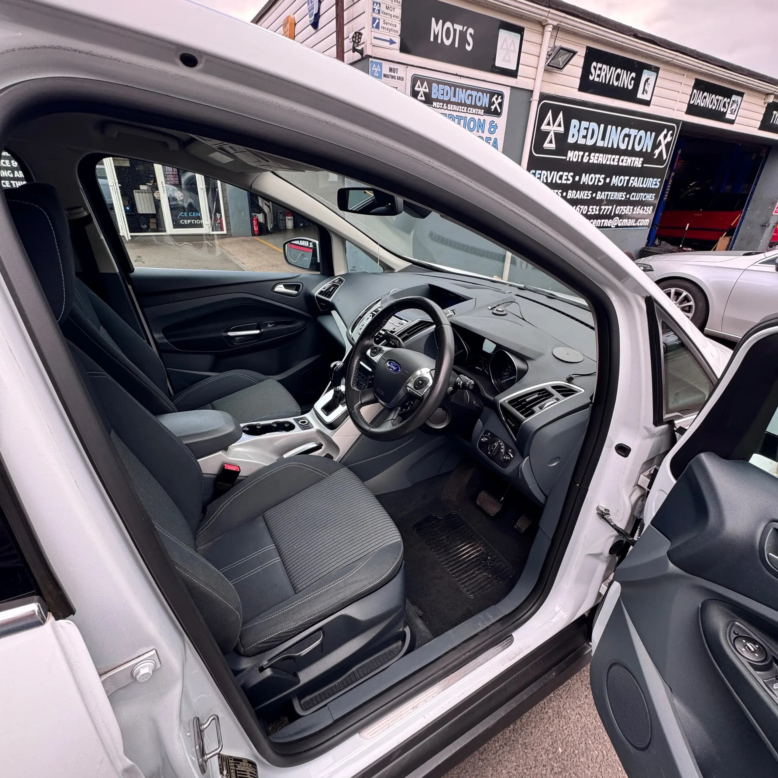 Vehicle photo — front interior
