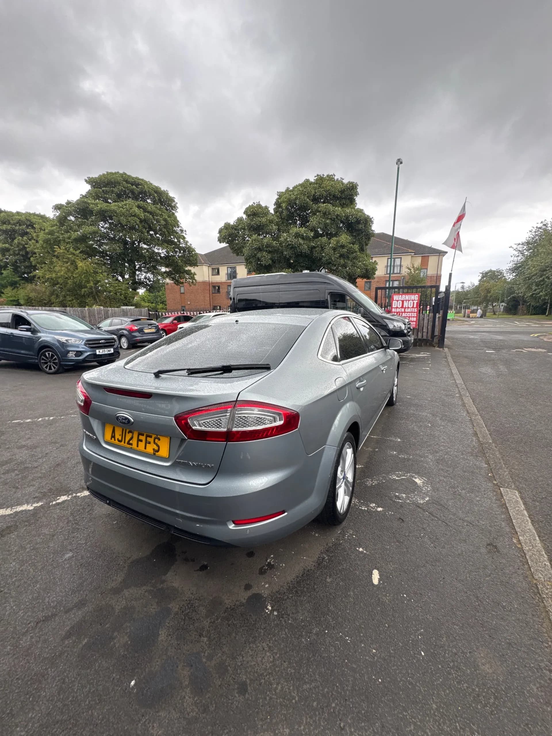 Vehicle photo — osr three quarter