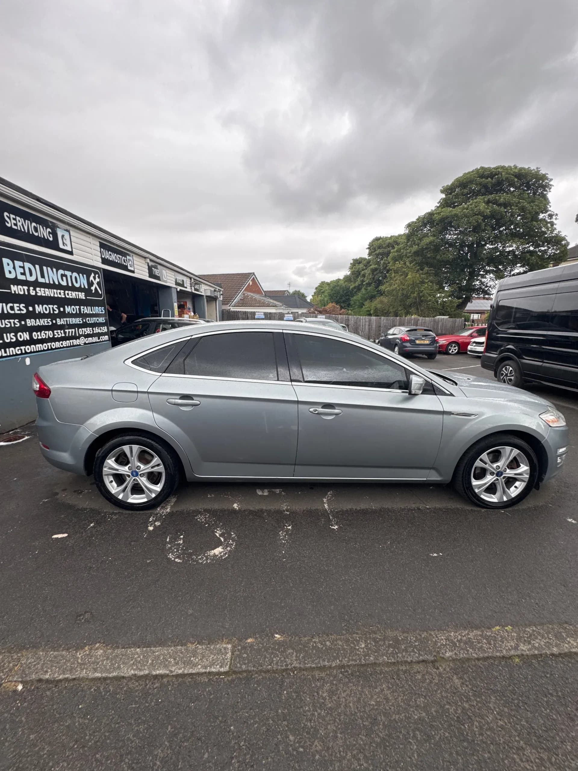 Vehicle photo — os profile