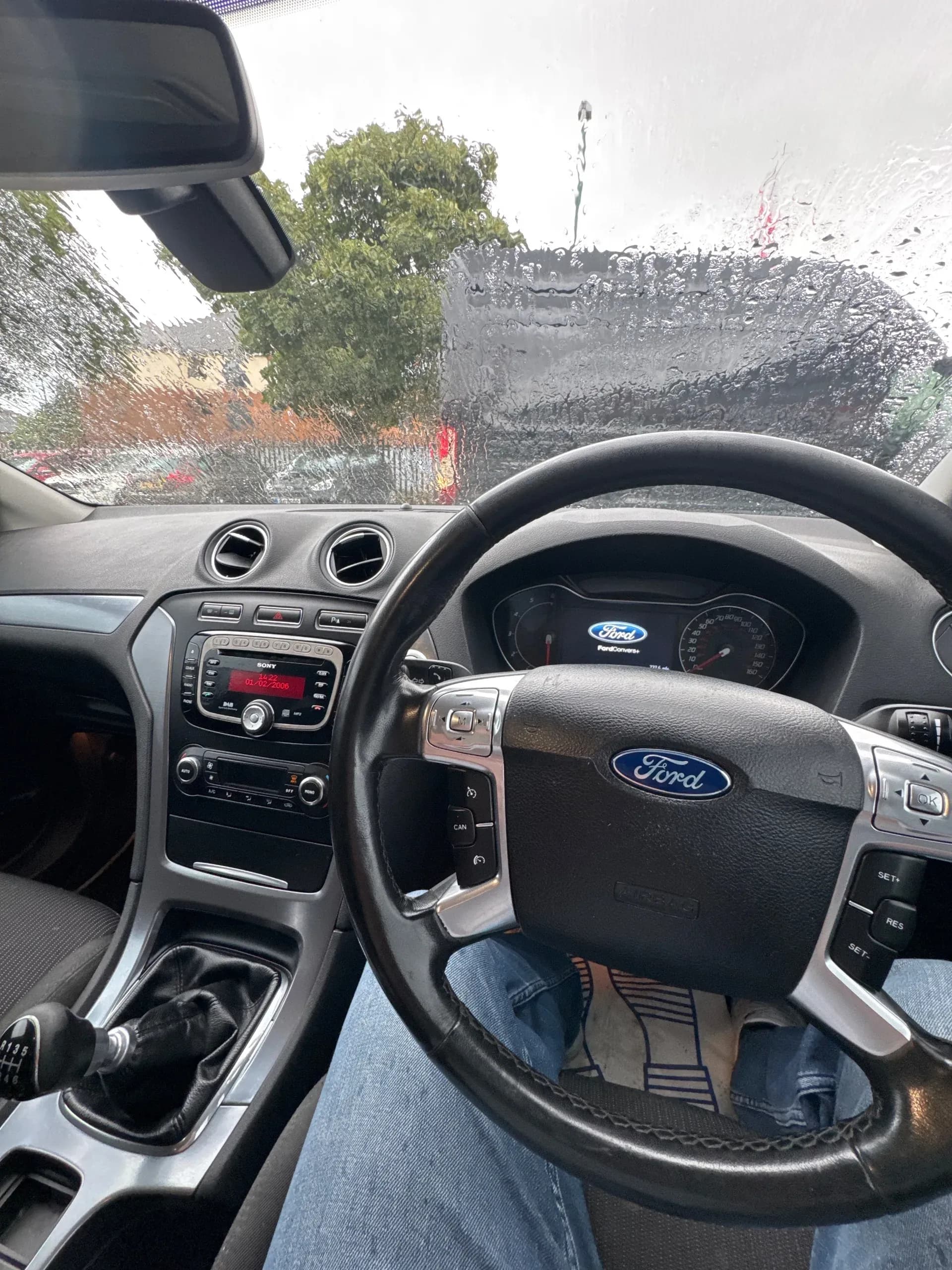 Vehicle photo — dashboard