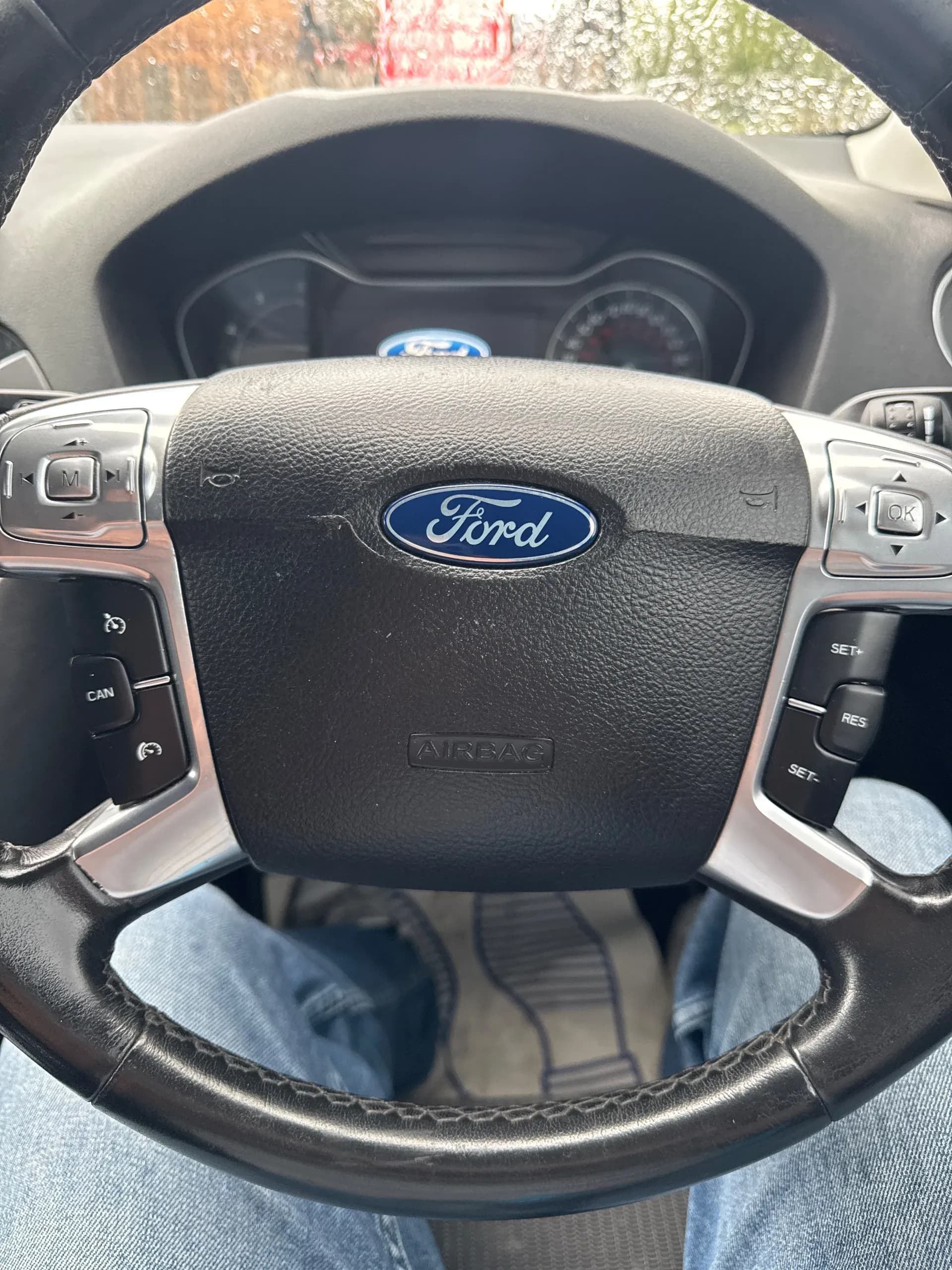 Vehicle photo — feature