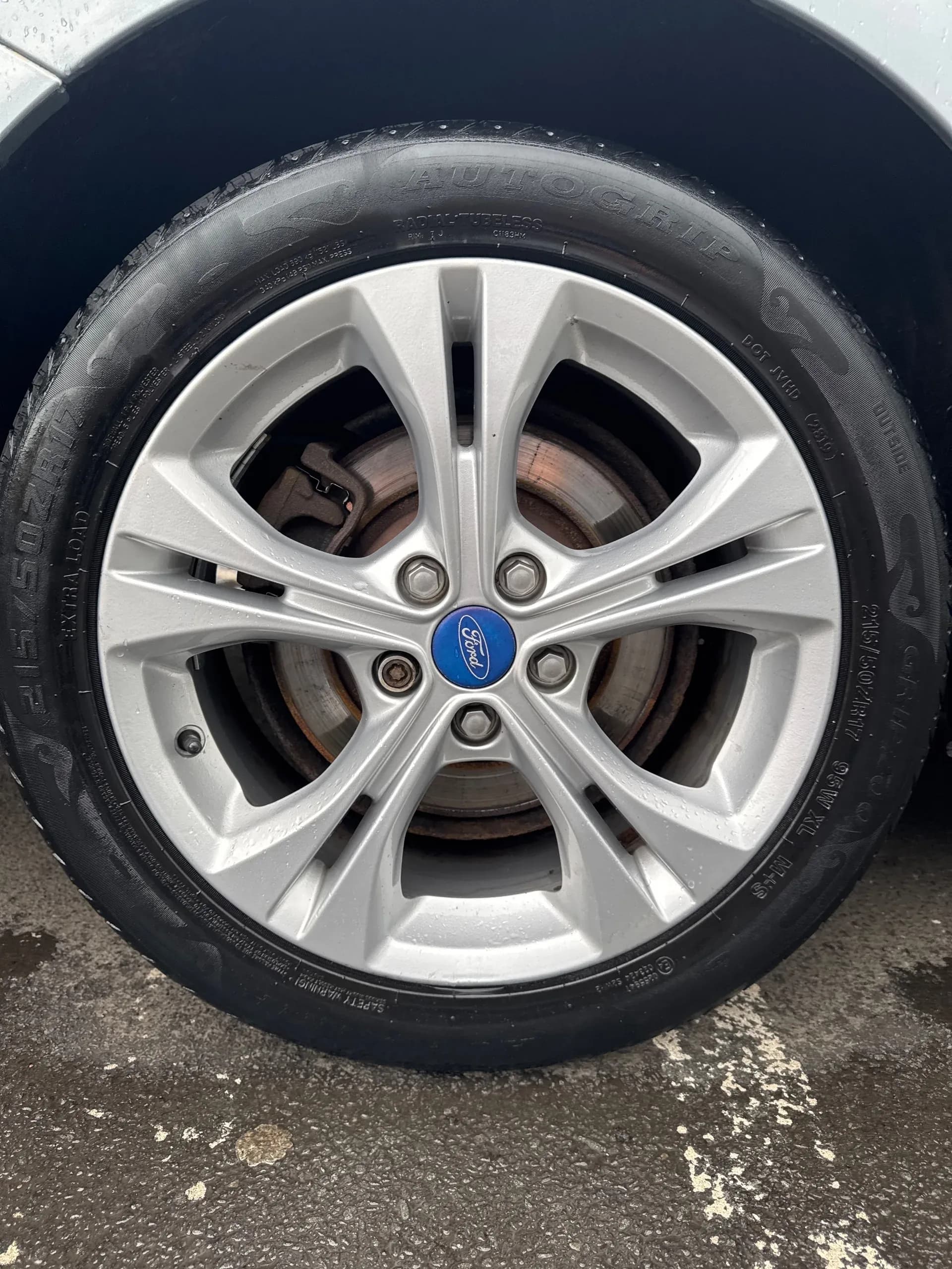 Vehicle photo — os rear alloy