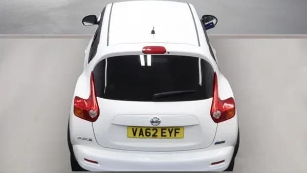 Vehicle photo — rear