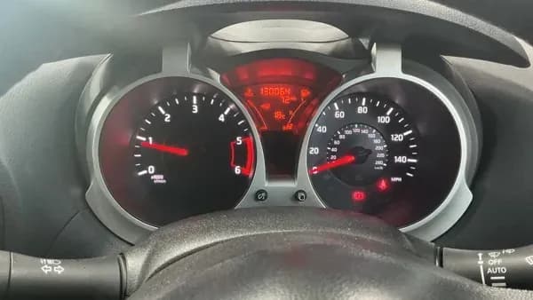 Vehicle photo — dashboard