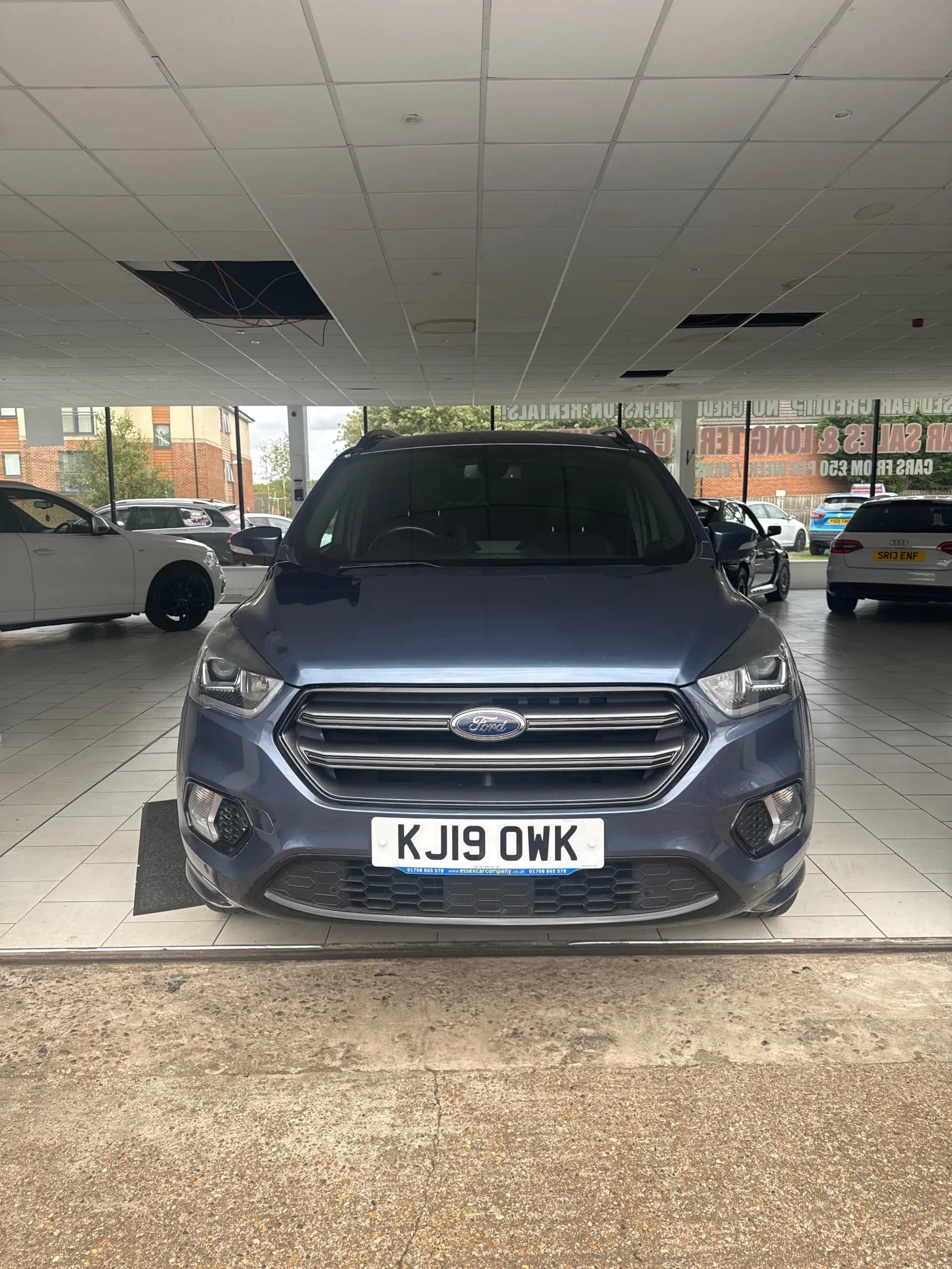 Vehicle photo — front