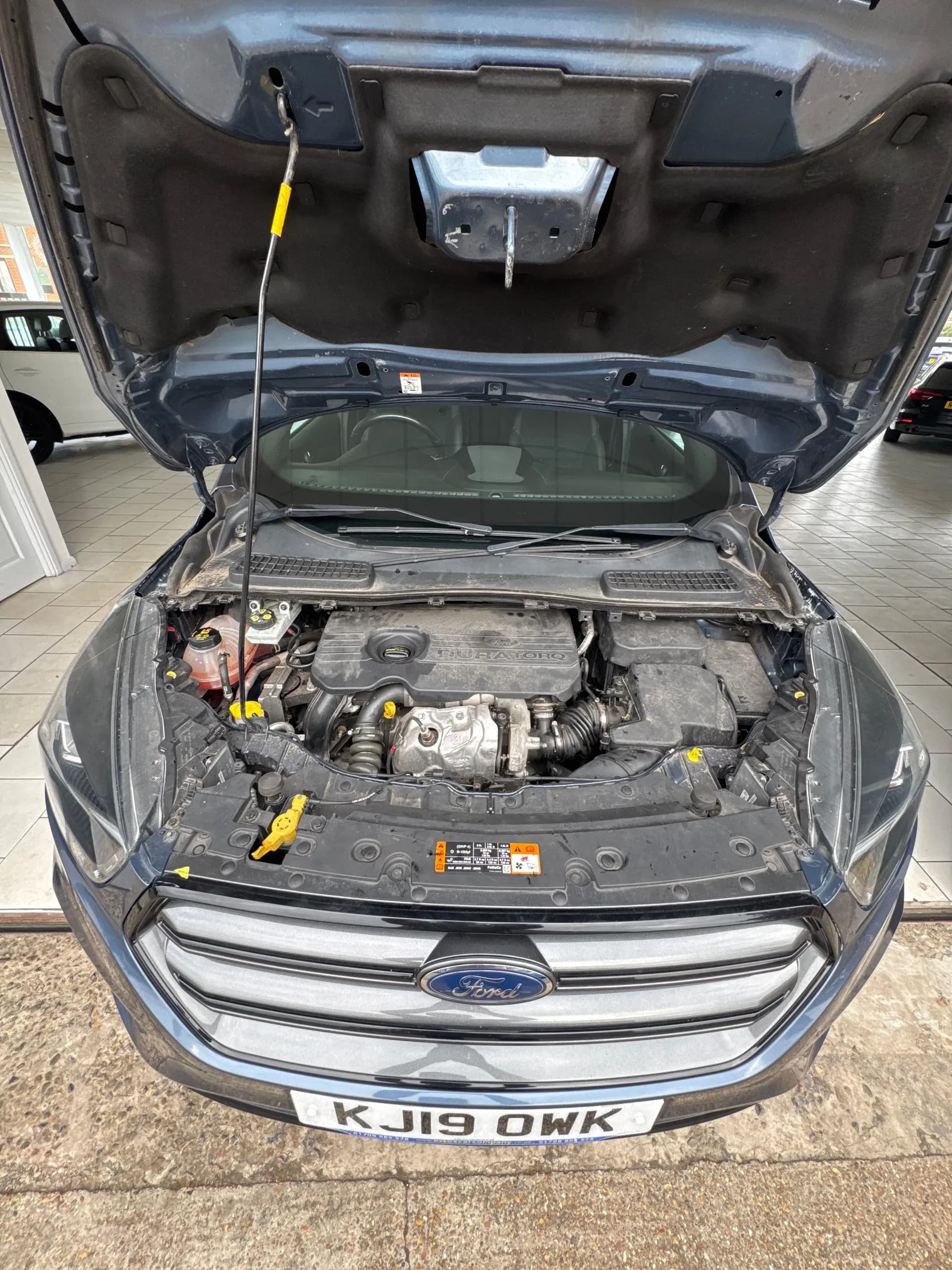 Vehicle photo — engine bay