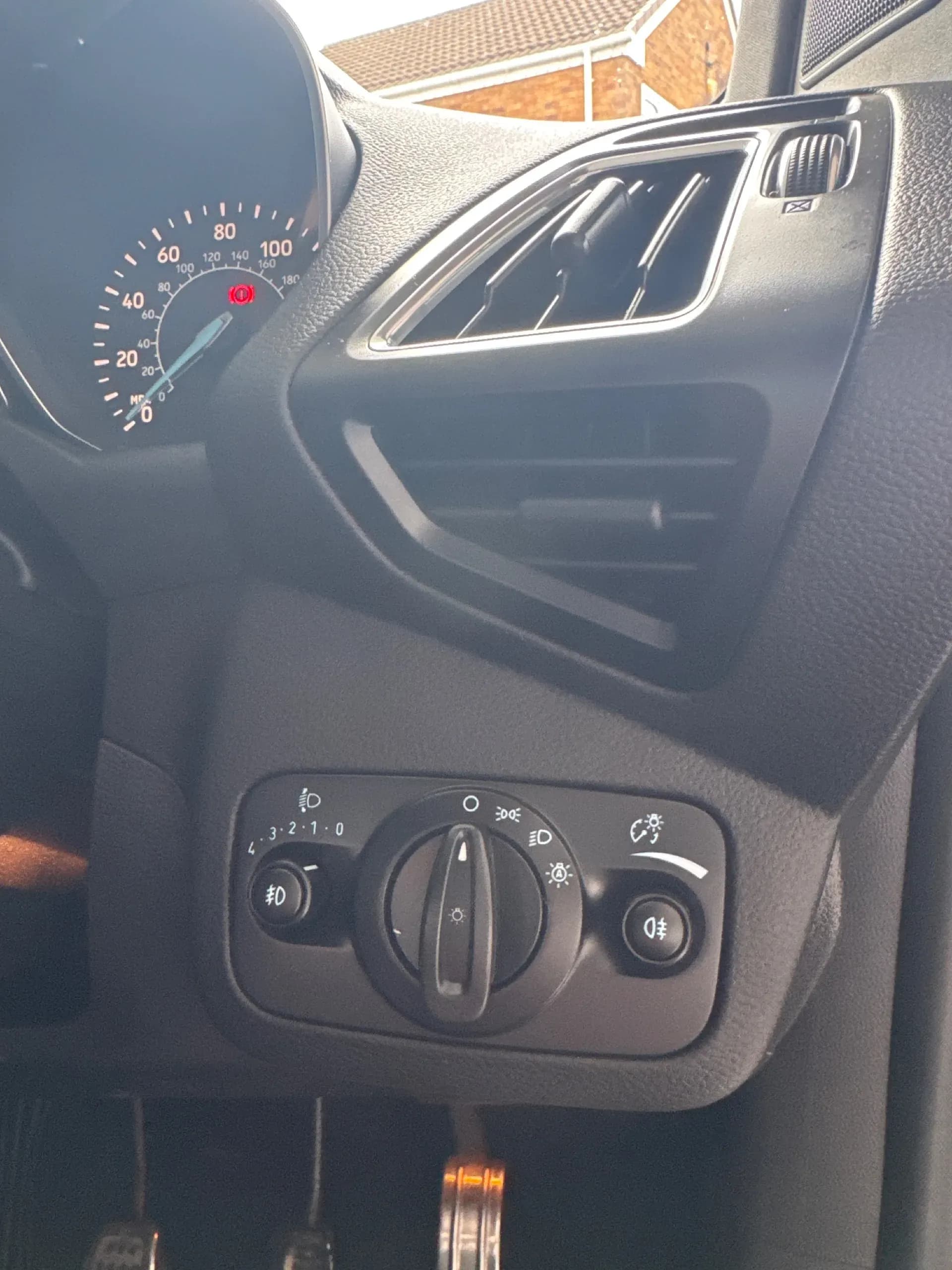 Vehicle photo — key feature