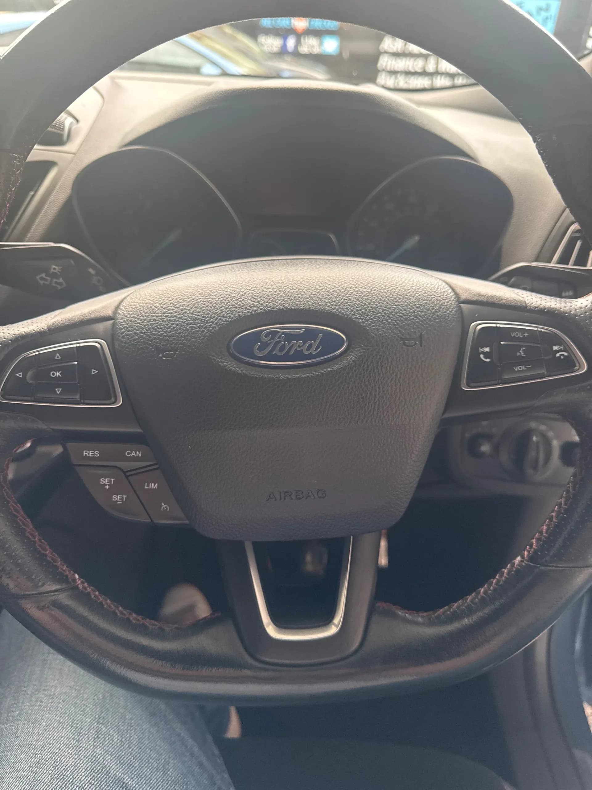 Vehicle photo — key feature