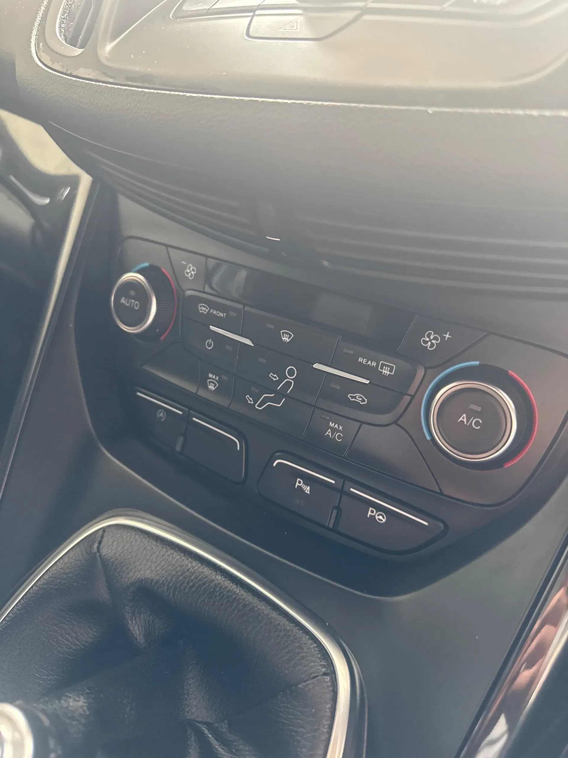 Vehicle photo — key feature