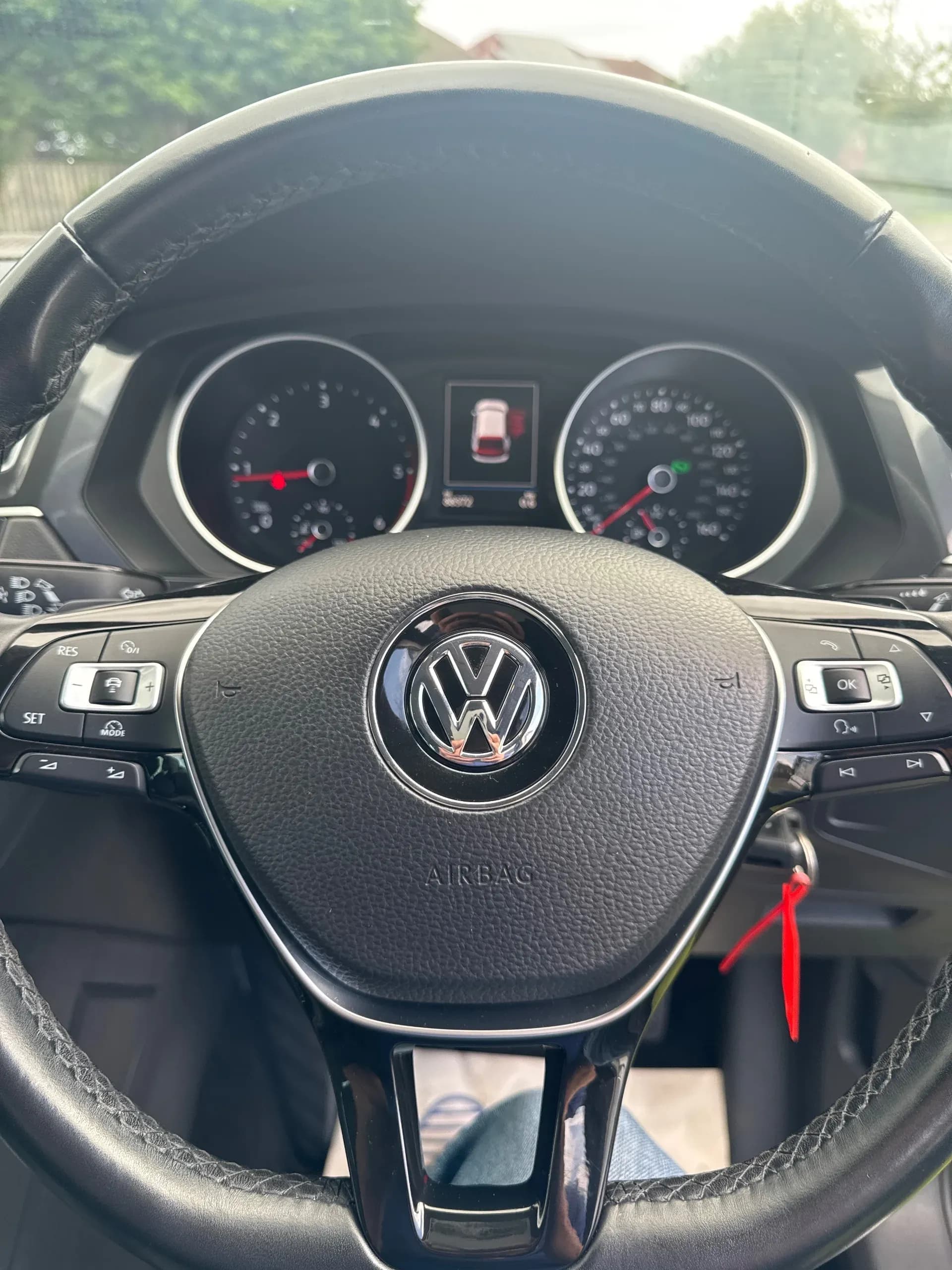 Vehicle photo — key feature