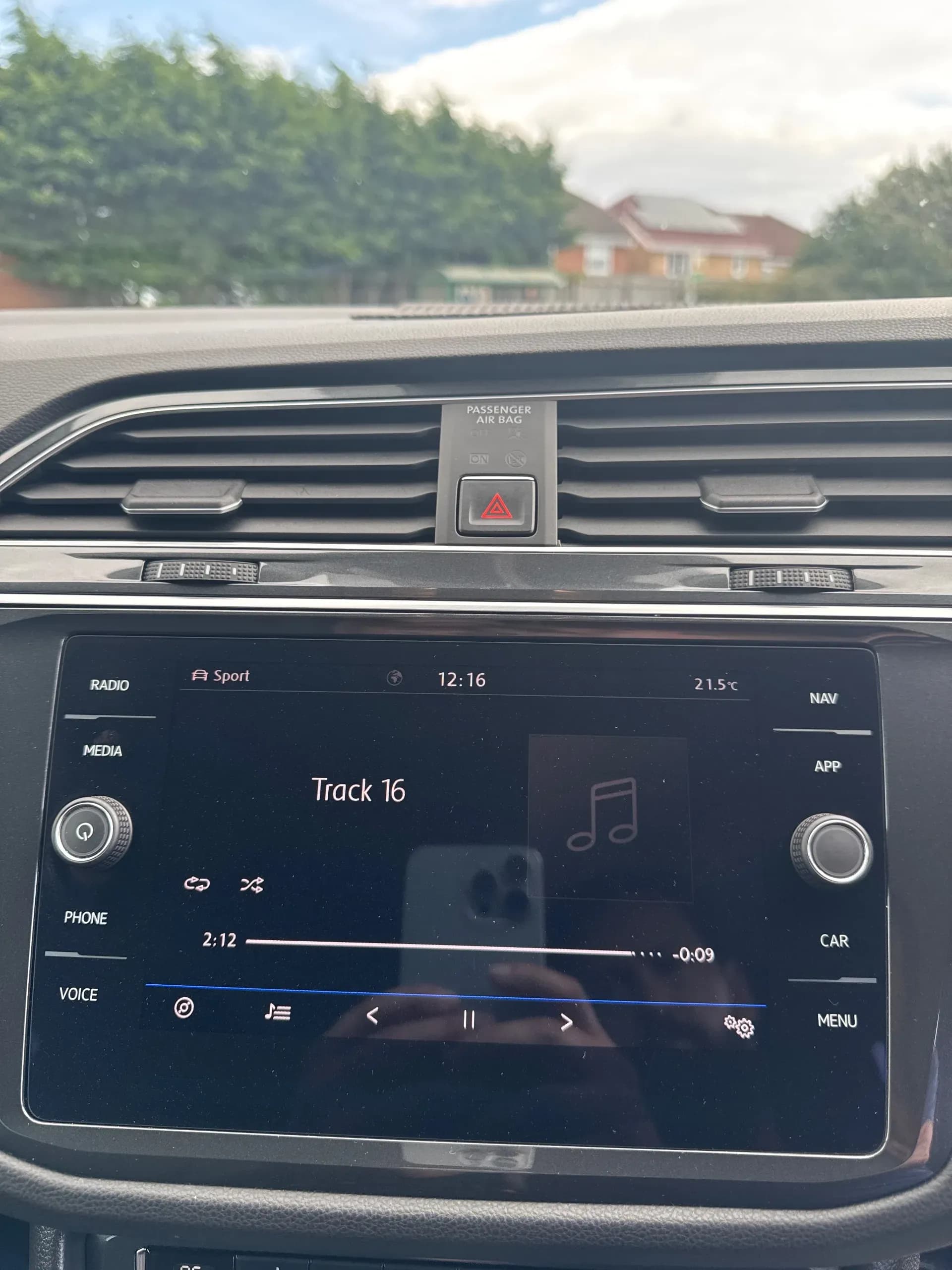 Vehicle photo — key feature