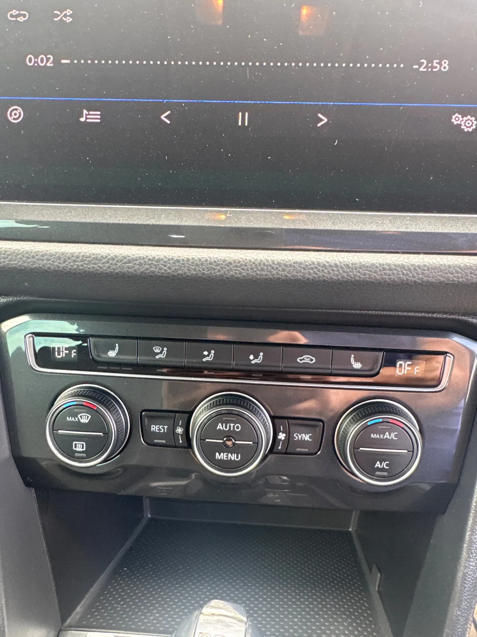 Vehicle photo — key feature