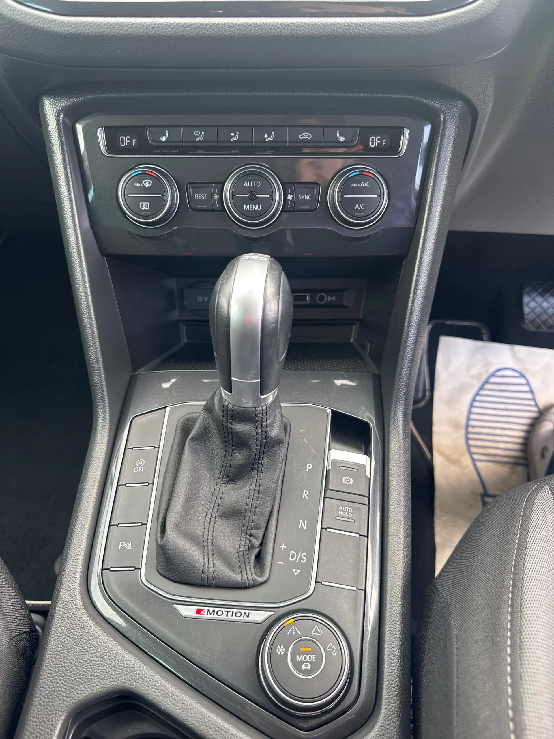 Vehicle photo — key feature