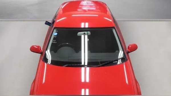 Vehicle photo — front