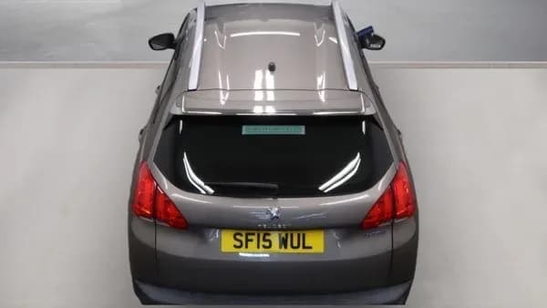 Vehicle photo — rear