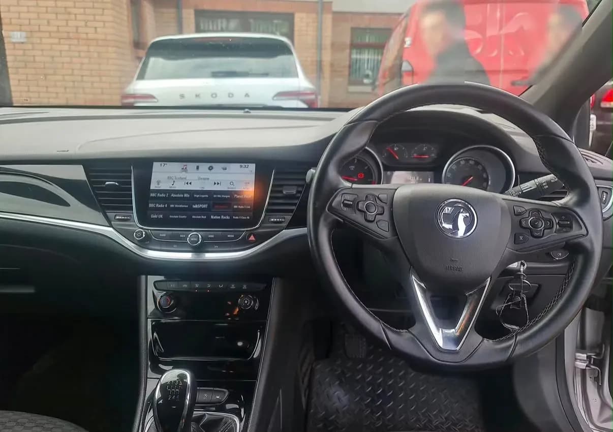 Vehicle photo — dashboard