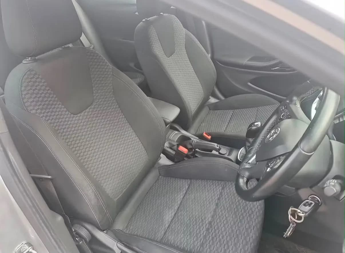 Vehicle photo — front interior