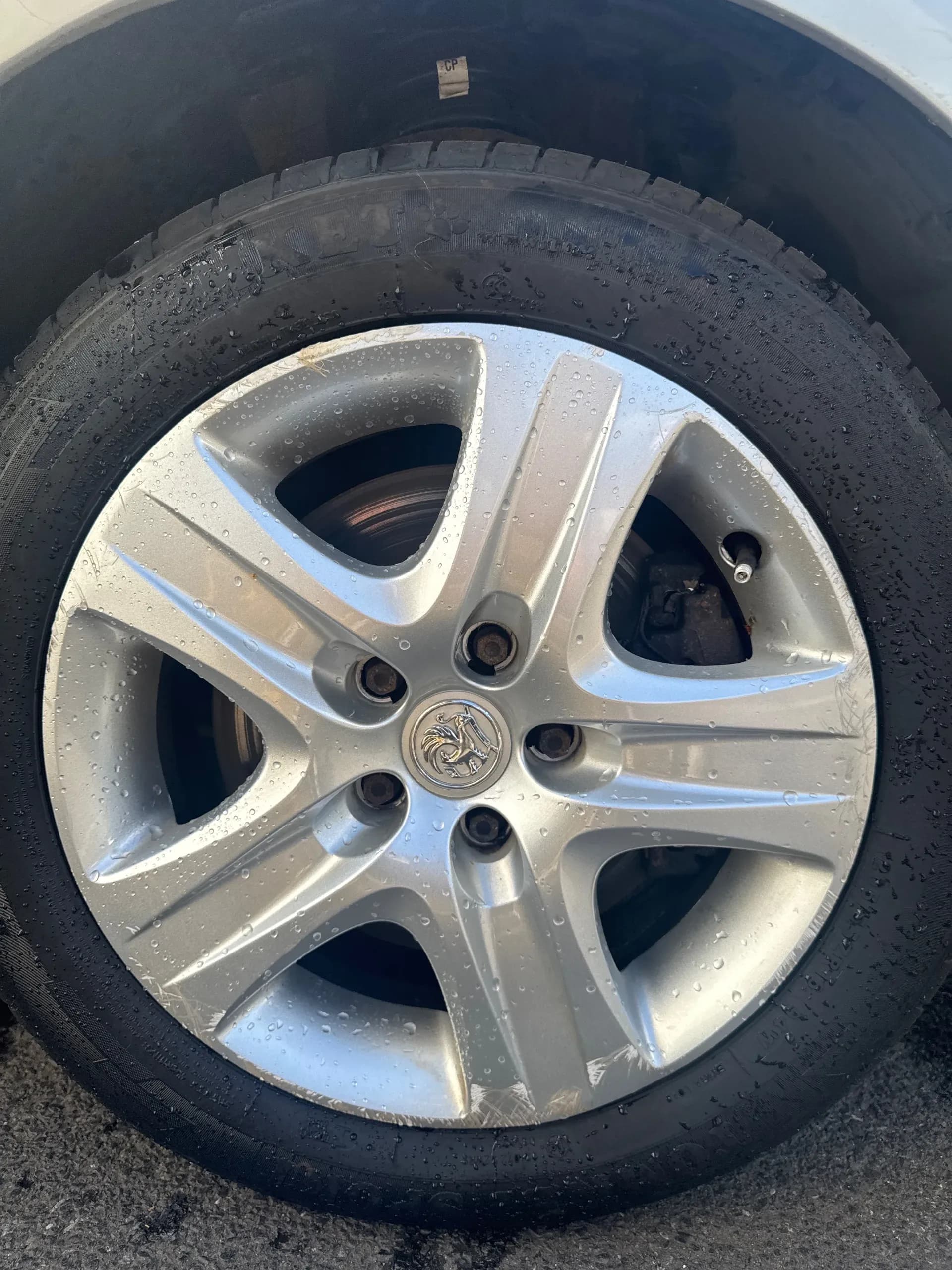 Vehicle photo — os front alloy