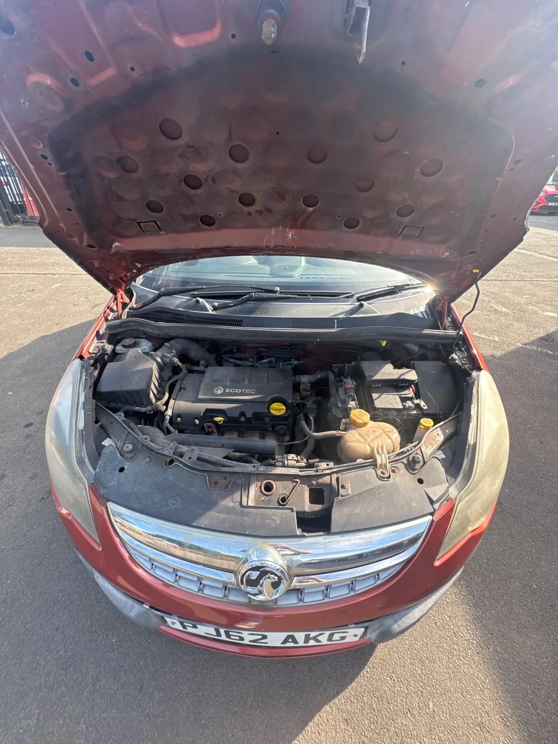 Vehicle photo — engine bay