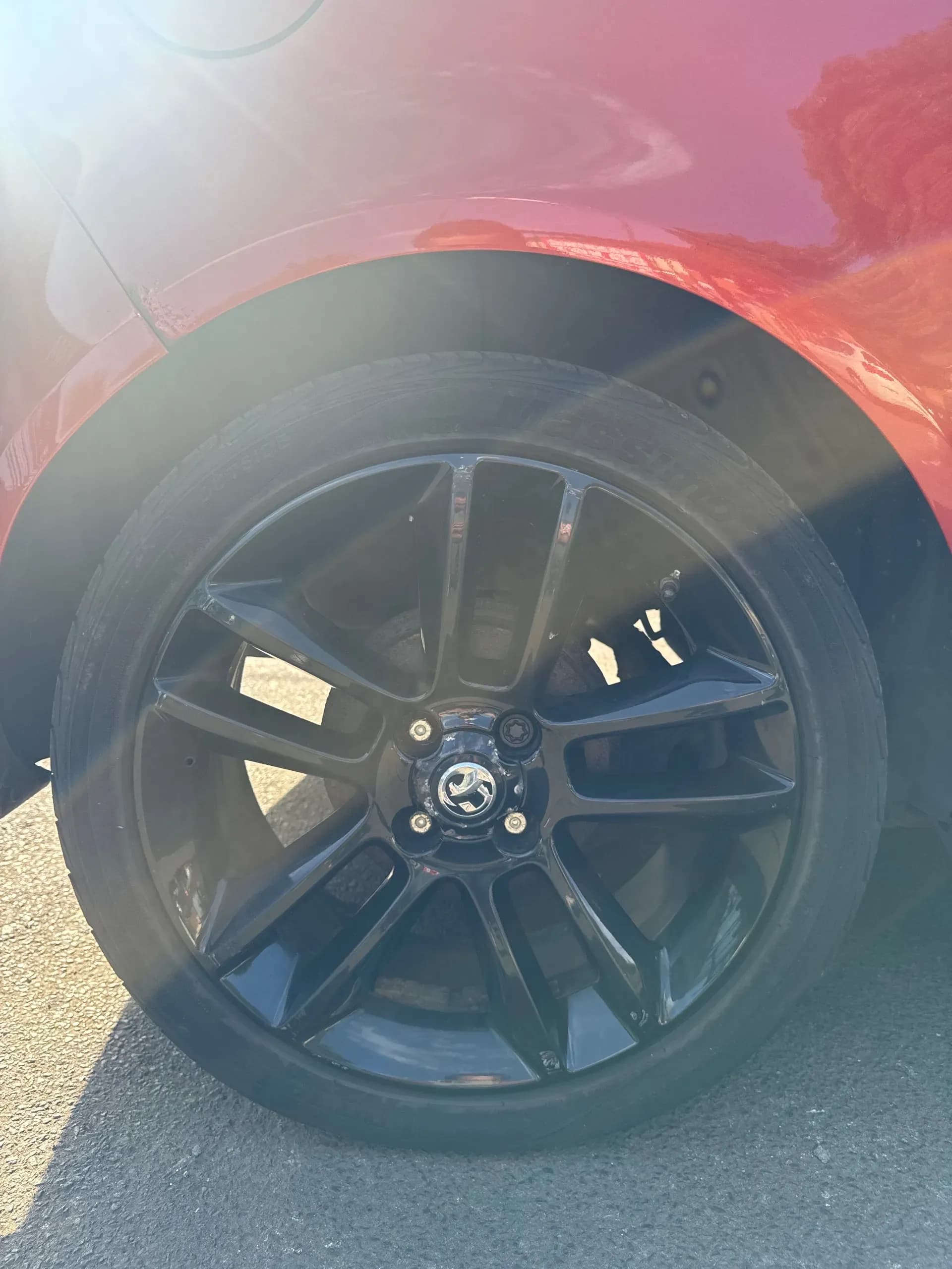 Vehicle photo — os rear alloy