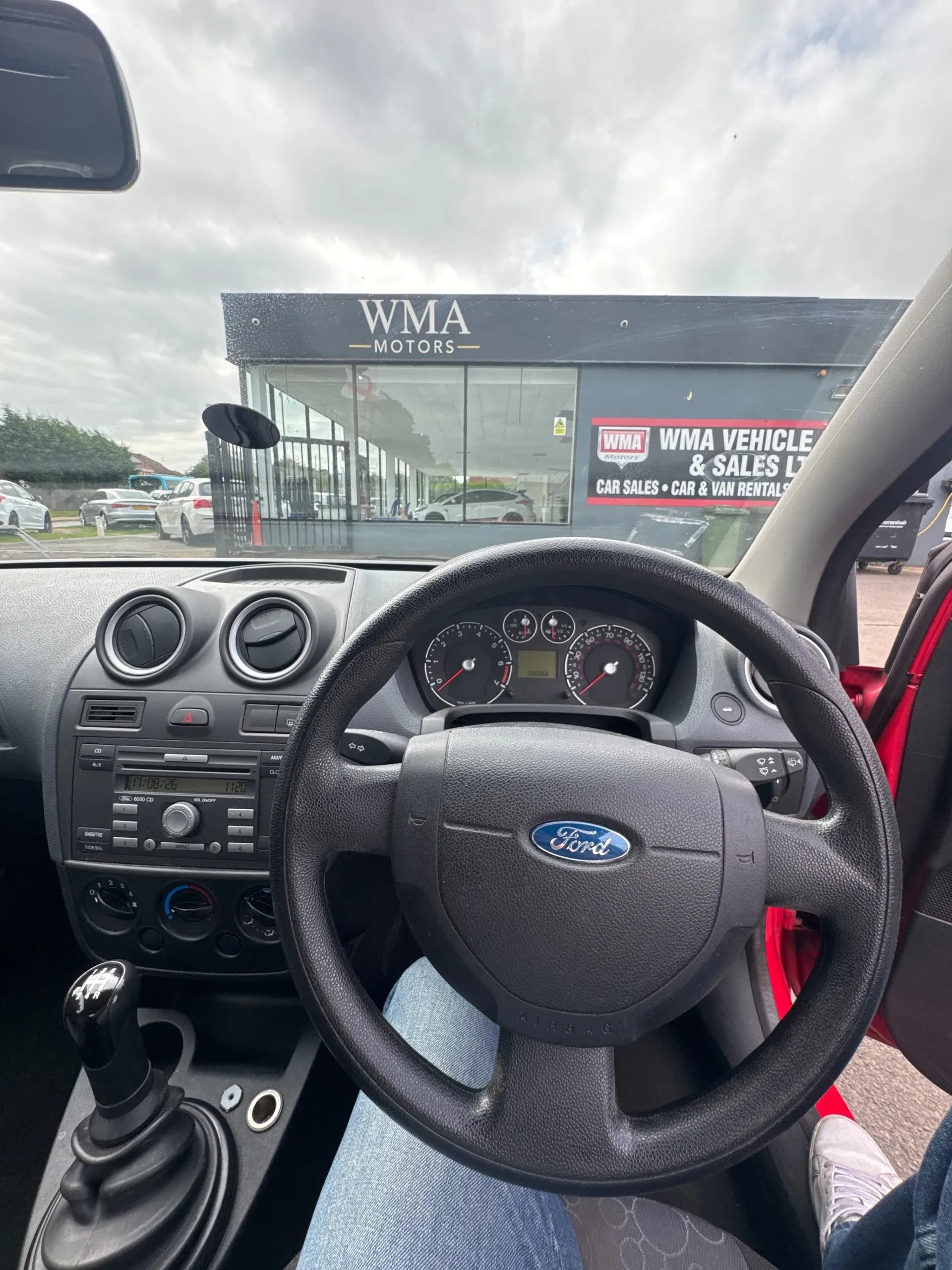 Vehicle photo — dashboard