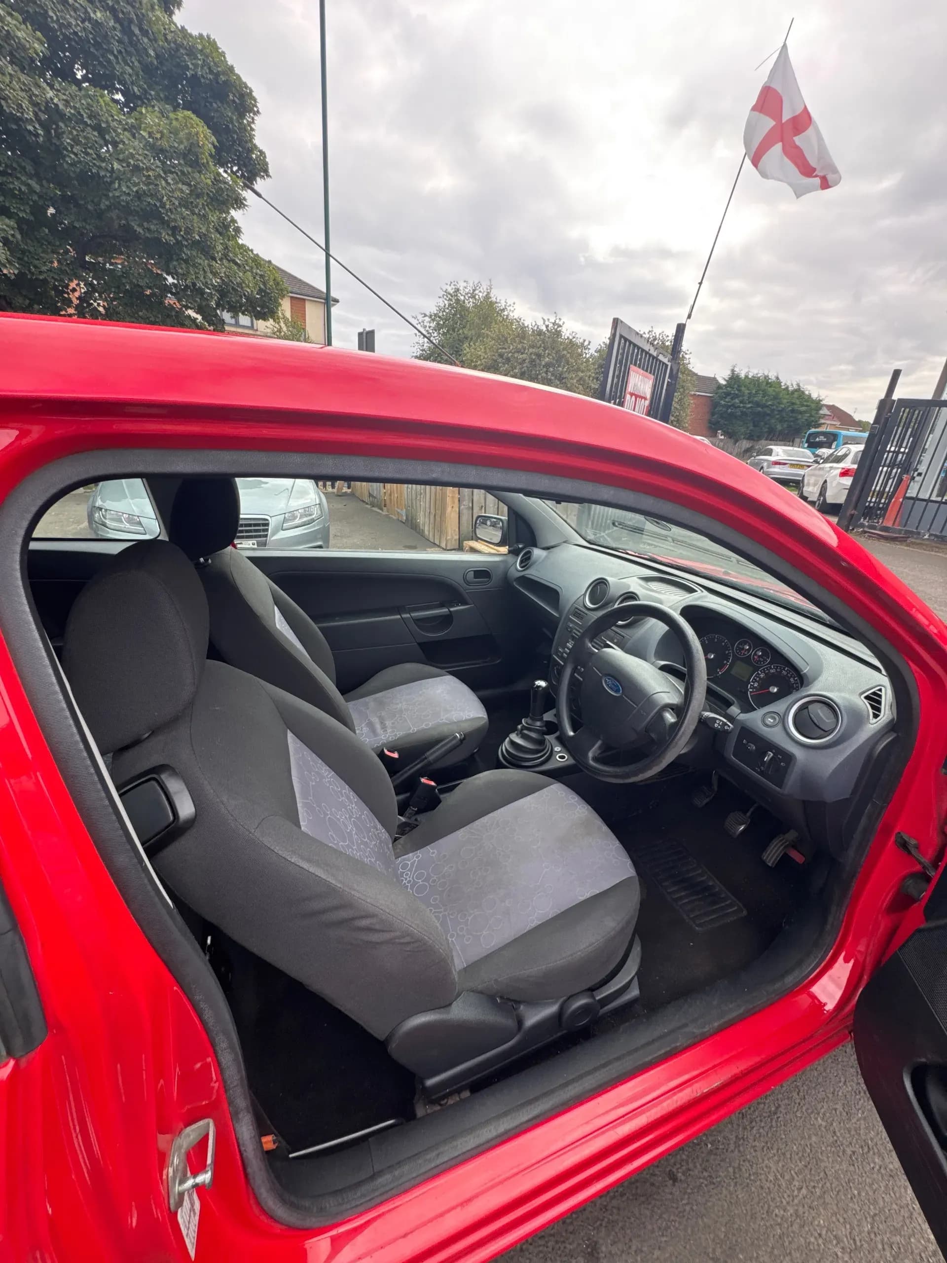 Vehicle photo — front interior