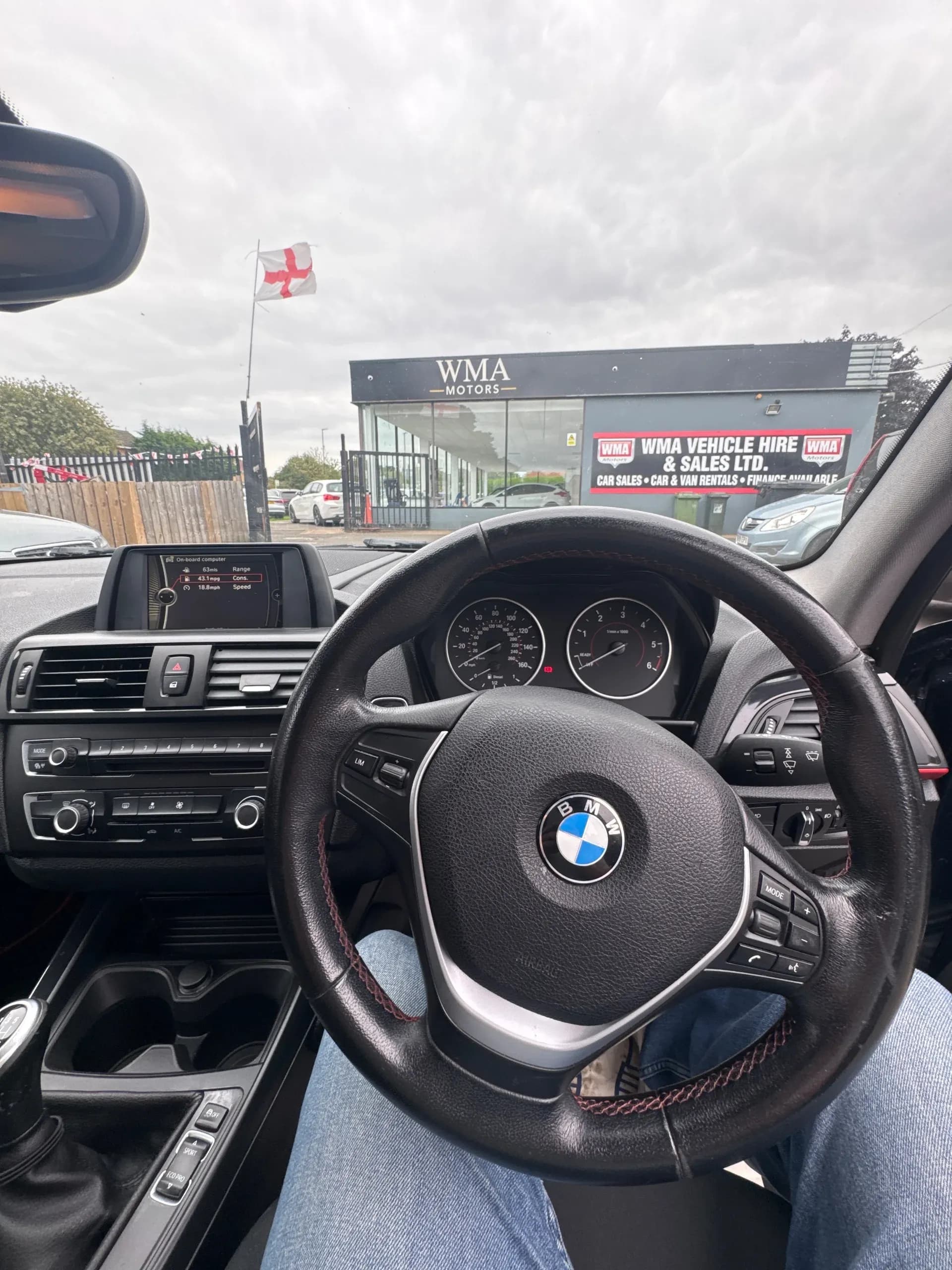 Vehicle photo — dashboard